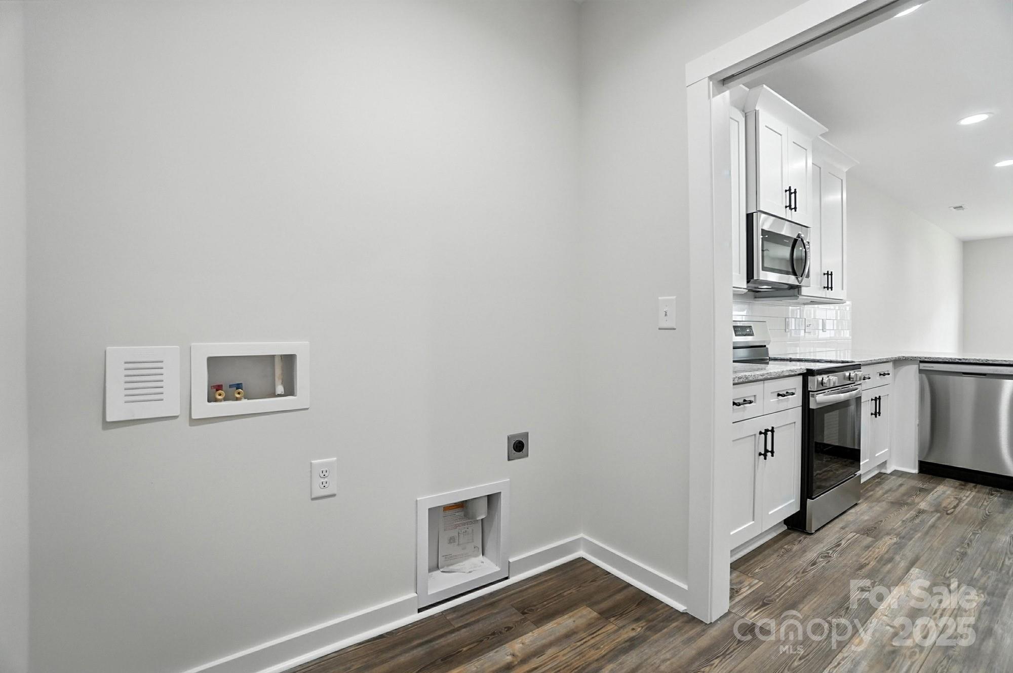 Townhouse at 1530 29th Street SE, Hickory, photo 14 of 37