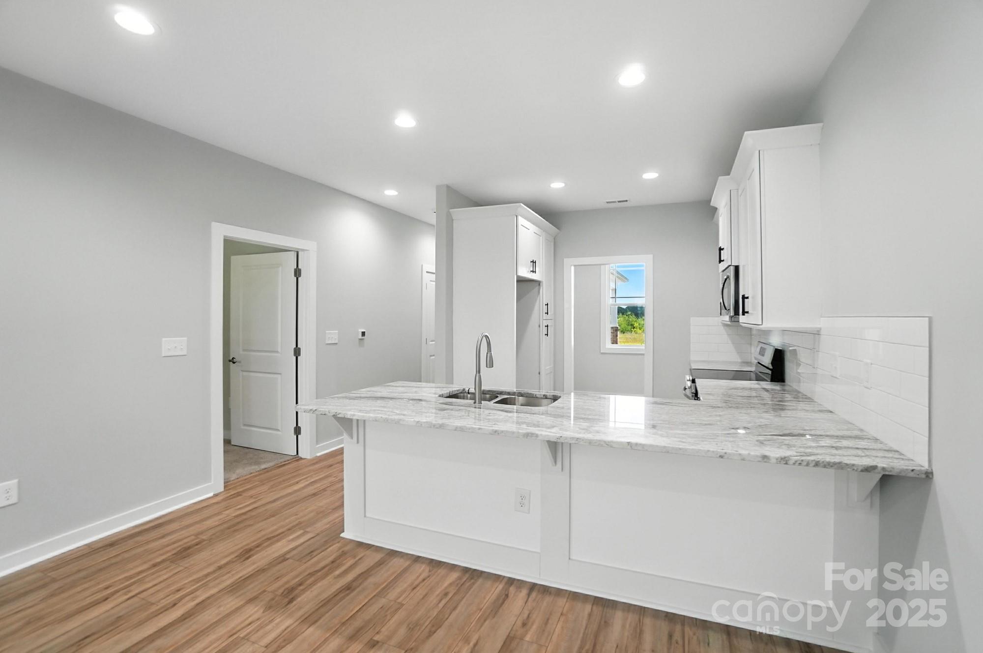 Townhouse at 1524 29th Street SE, Hickory, photo 8 of 41