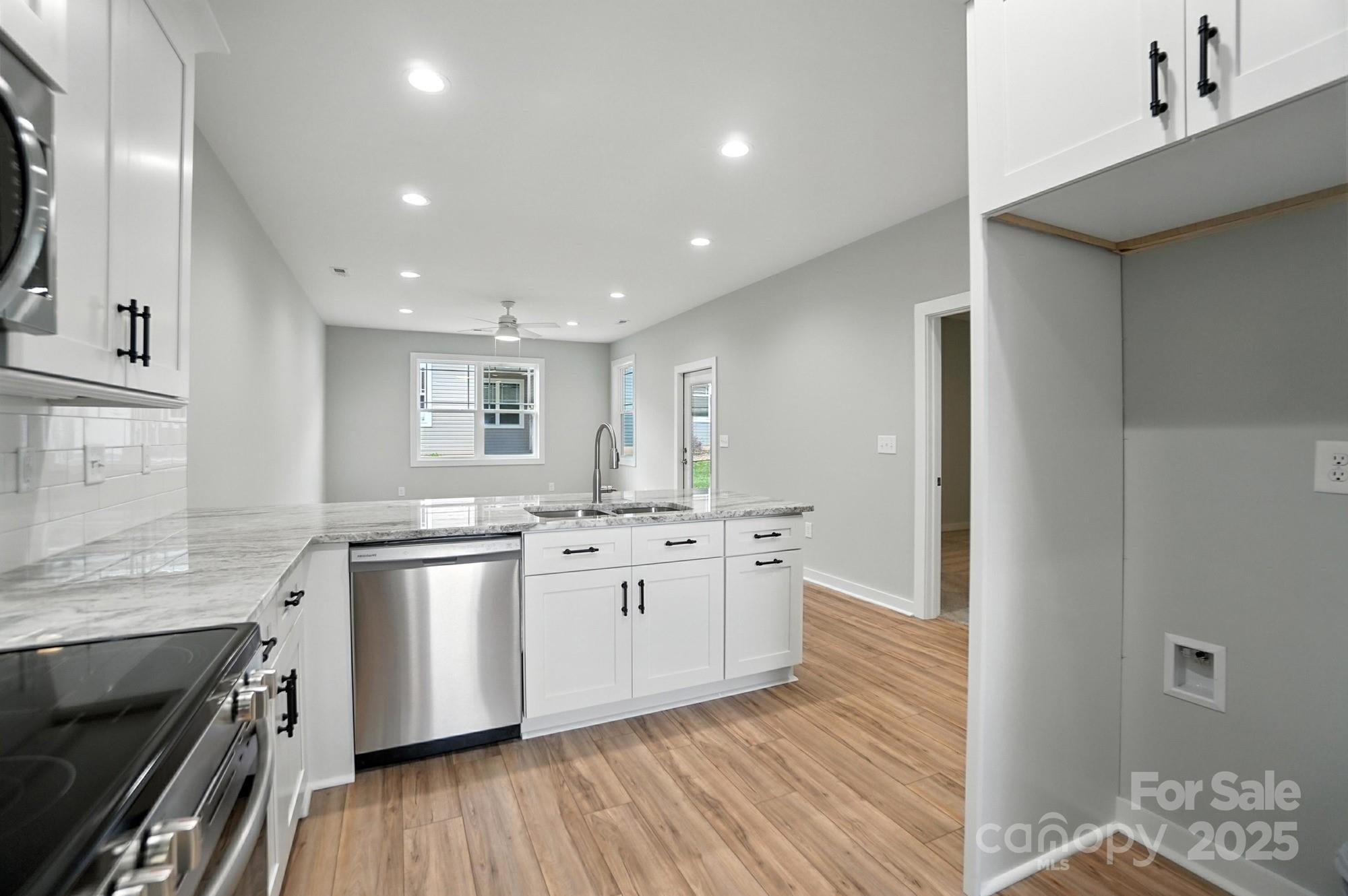 Townhouse at 1524 29th Street SE, Hickory, photo 11 of 41