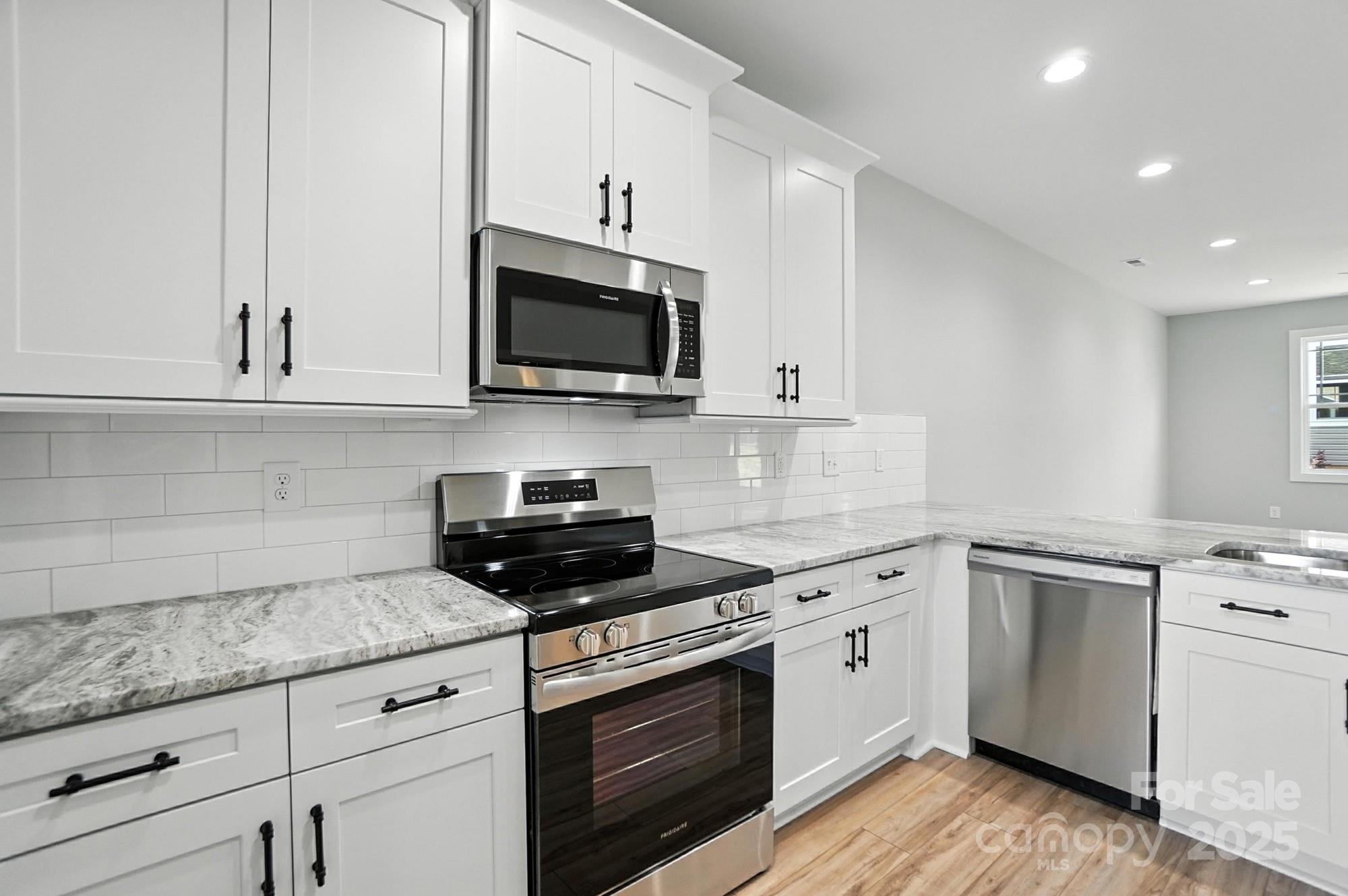 Townhouse at 1524 29th Street SE, Hickory, photo 13 of 41