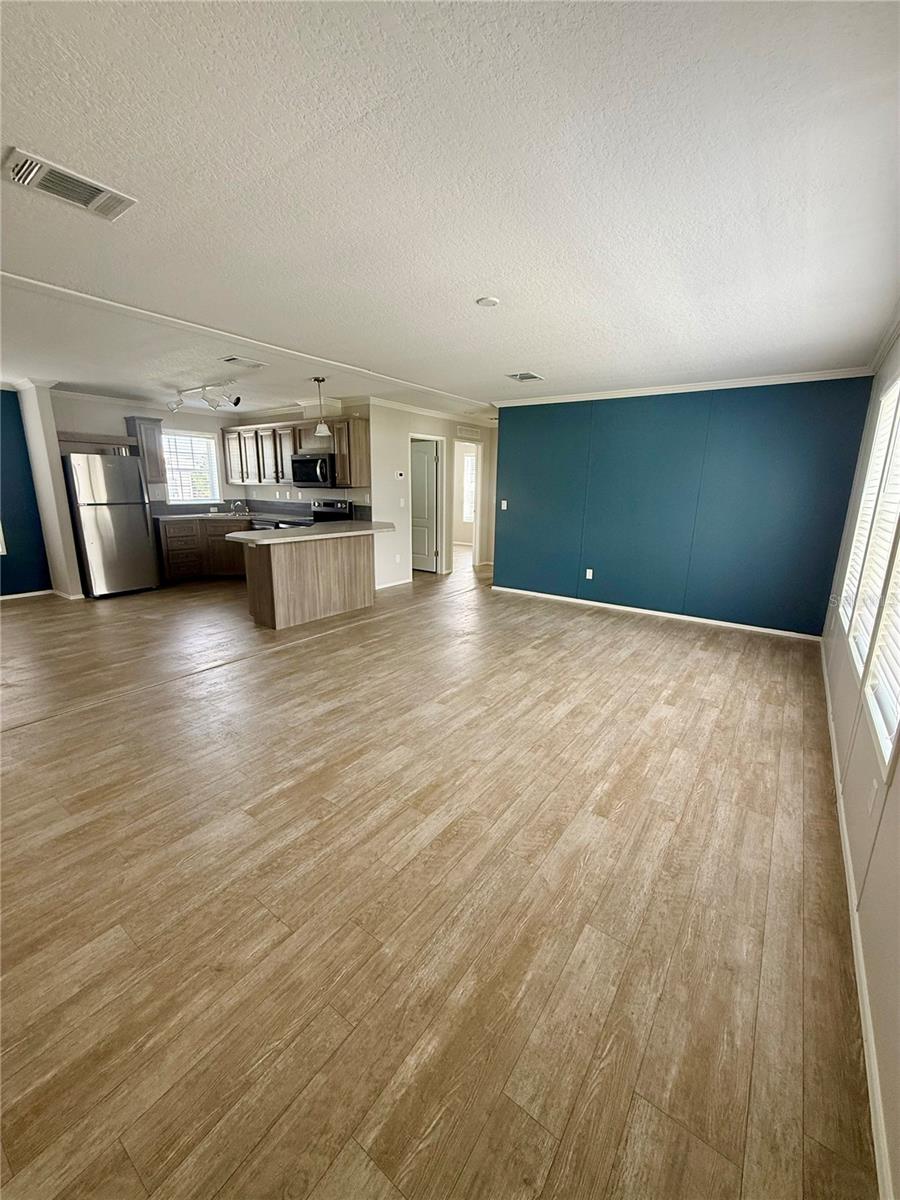Manufactured Home at 37743 GEIGER RD, ZEPHYRHILLS, photo 5 of 21
