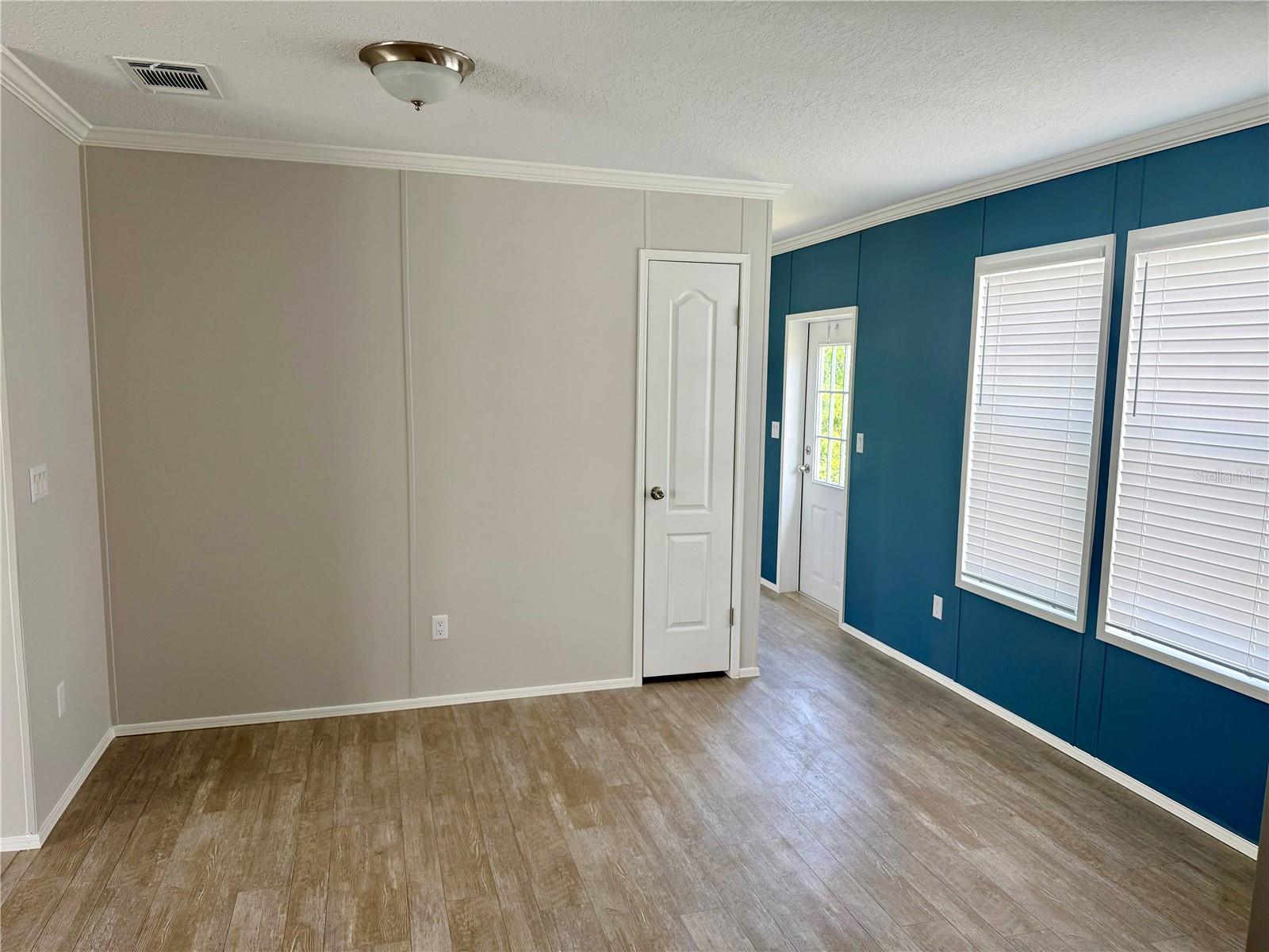 Manufactured Home at 37743 GEIGER RD, ZEPHYRHILLS, photo 8 of 21