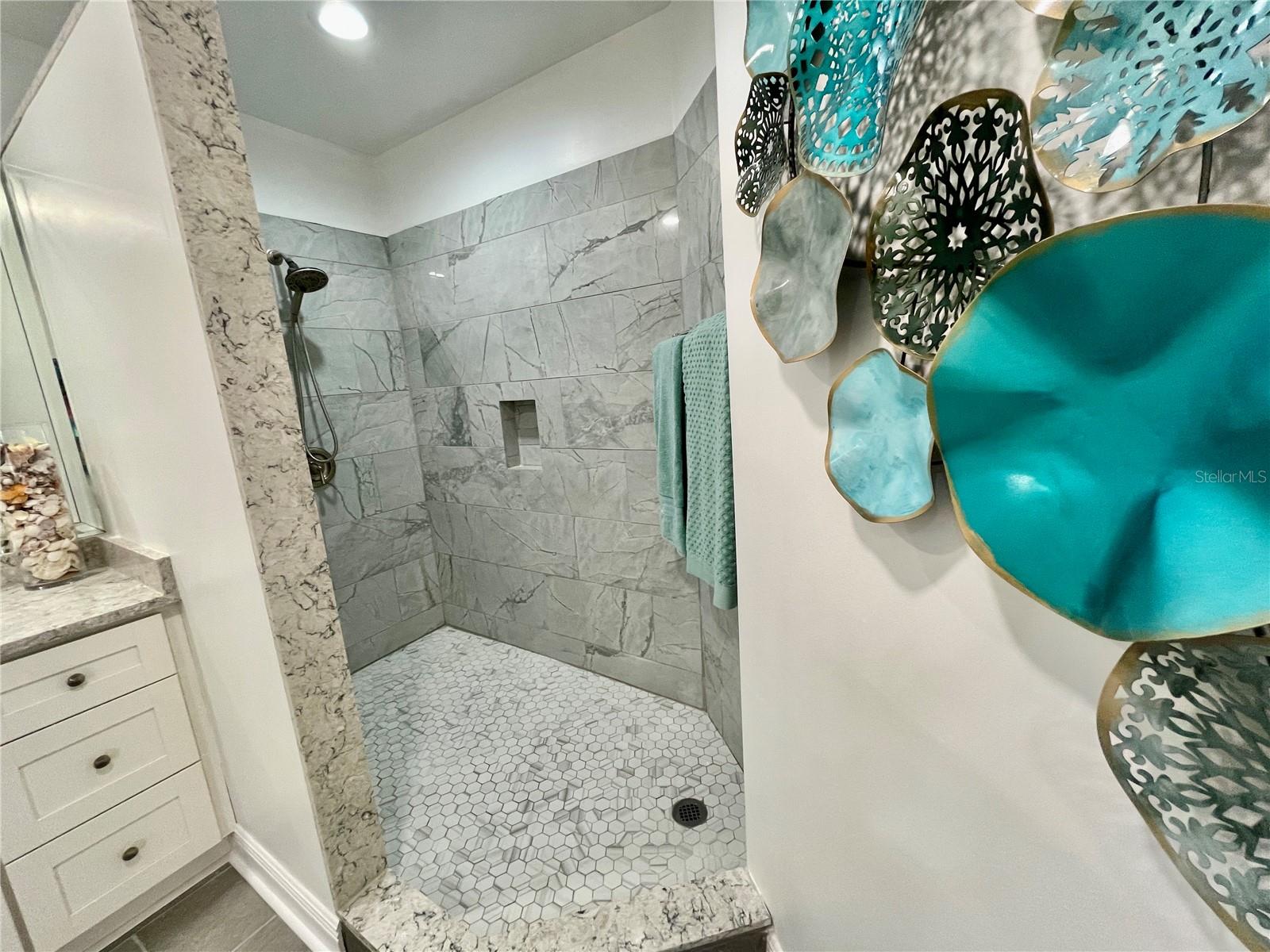 Walk in shower - 85 VIVANTE BLVD #8534, PUNTA GORDA