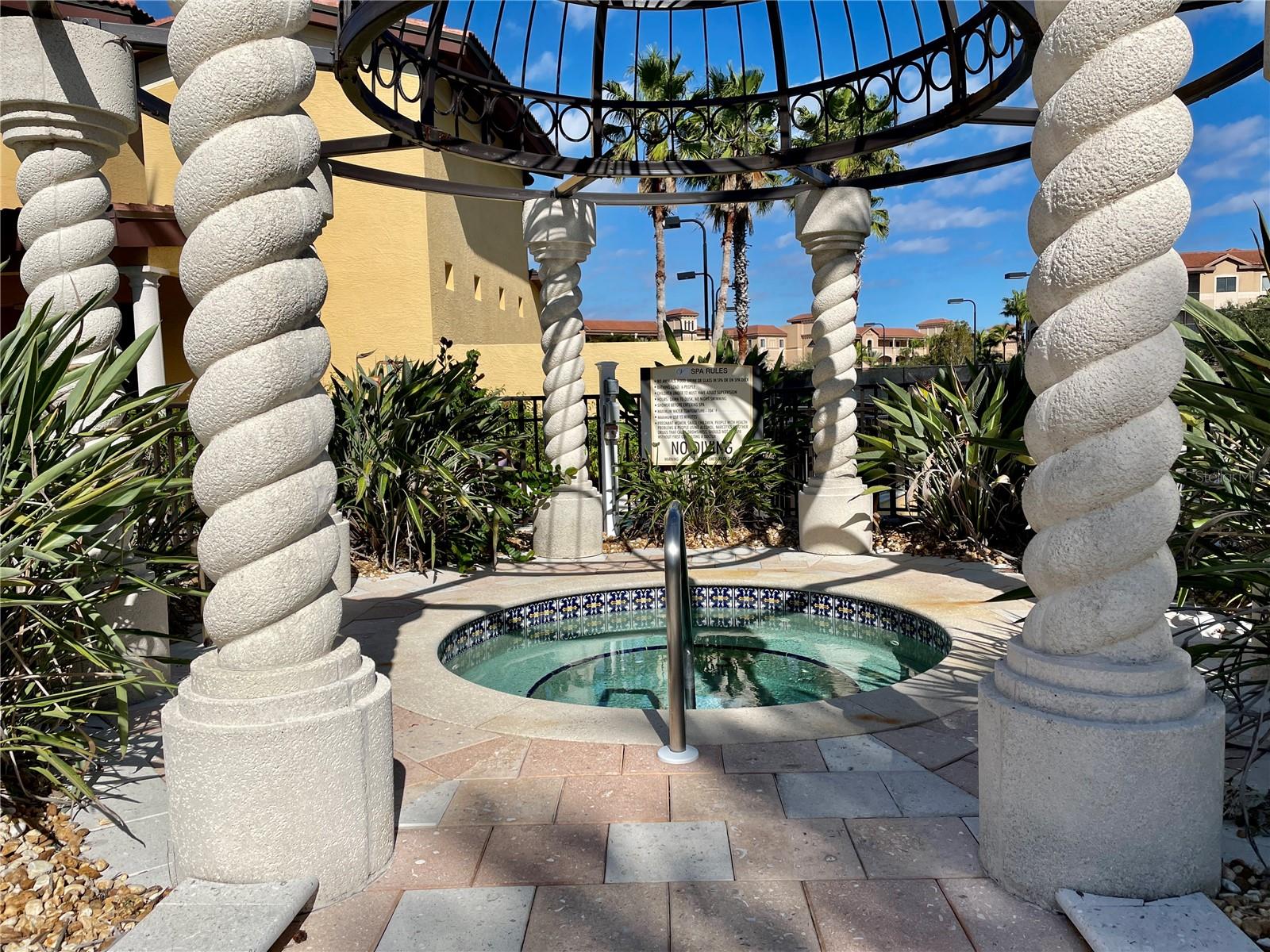 Hottub - 85 VIVANTE BLVD #8534, PUNTA GORDA