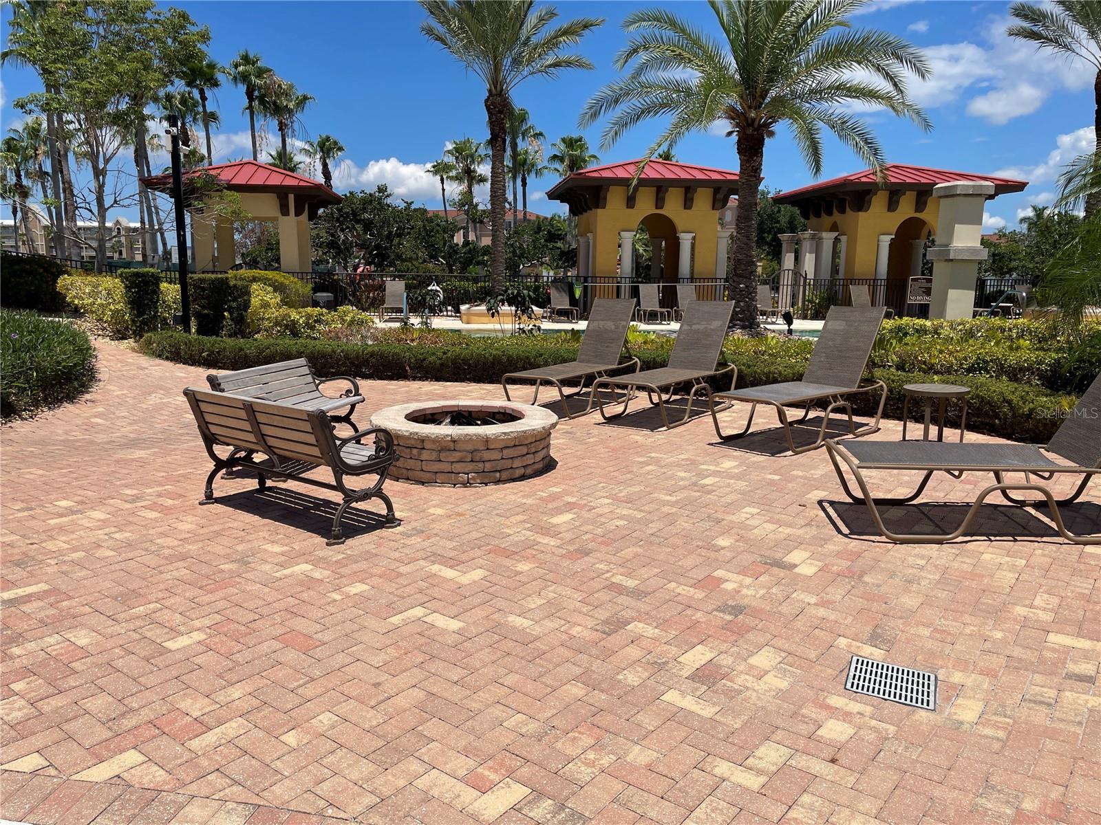 Fire pit and grilling area - 85 VIVANTE BLVD #8534, PUNTA GORDA