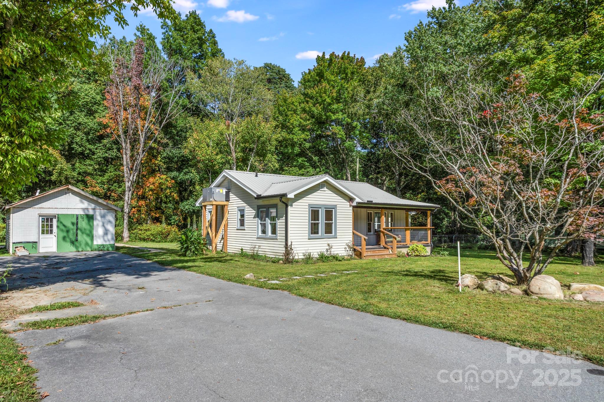 Single Family Residence at 1808 Allens Creek Road, Waynesville, photo 4 of 45