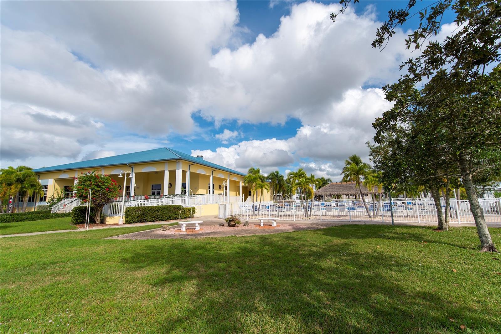 Club House - 21 AMSTERDAM AVE, PUNTA GORDA