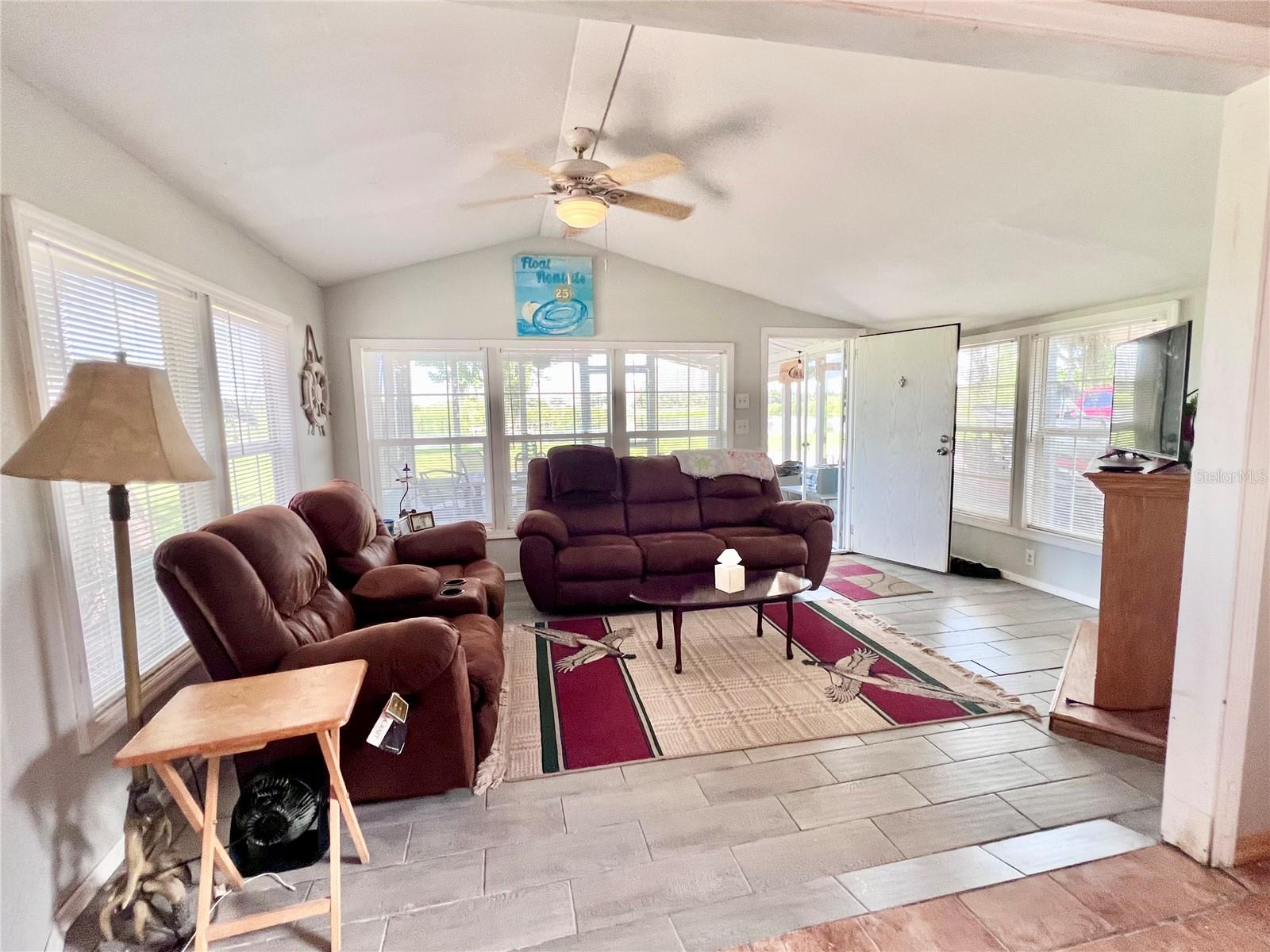 Family room - 5020 RONALD REAGAN PKWY, DAVENPORT