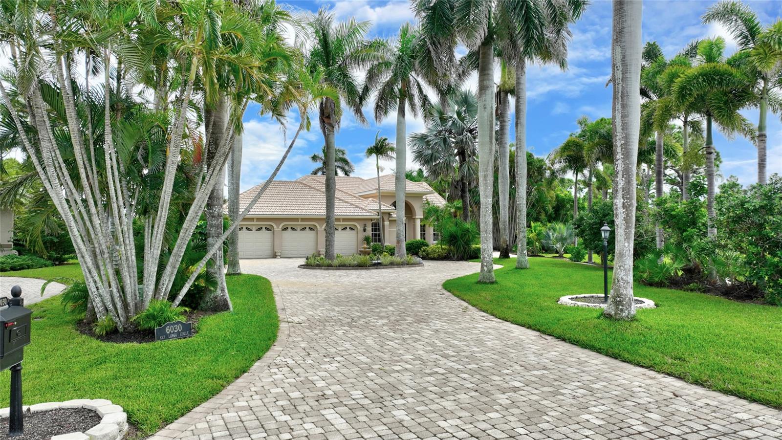 6030 KEY LARGO CIR