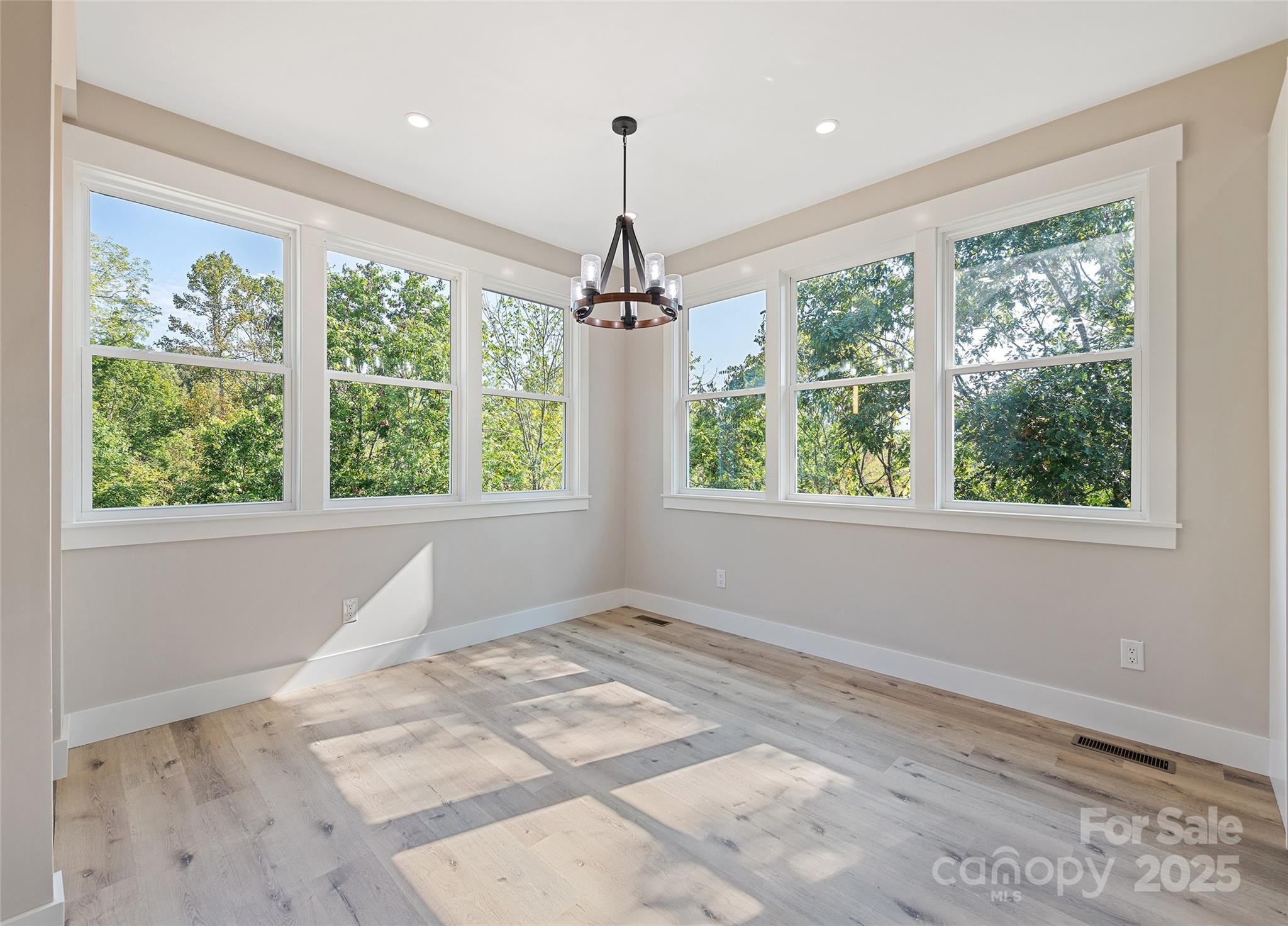 Single Family Residence at 148 Amblers Knoll Road, Weaverville, photo 11 of 33