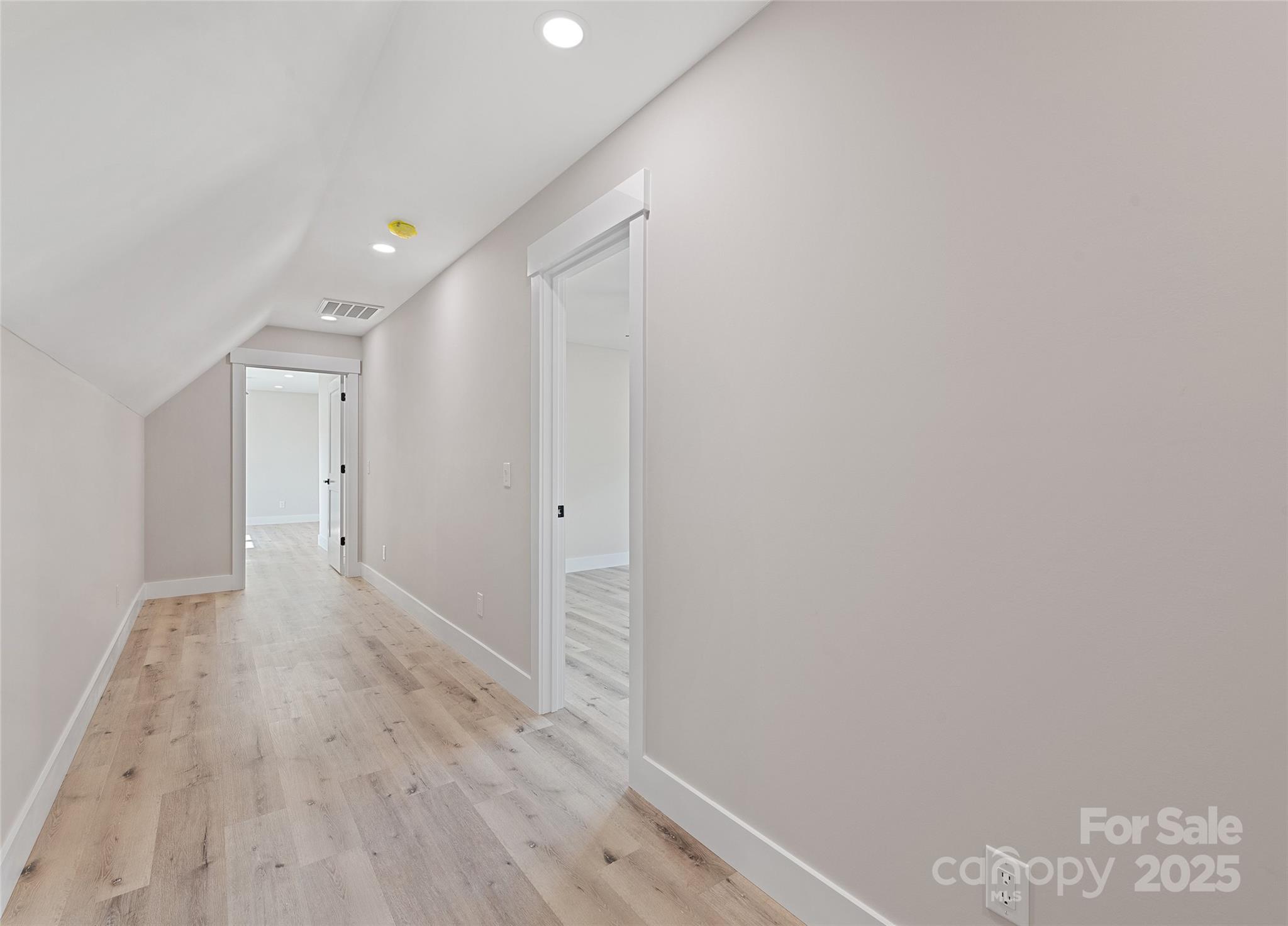 2nd Floor Hallway - 148 Amblers Knoll Road, Weaverville