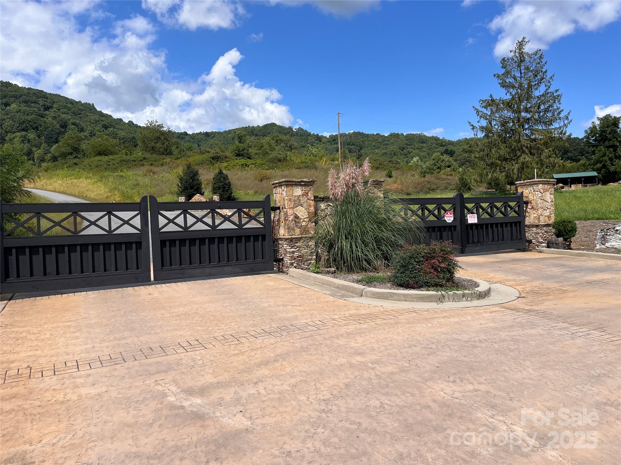 Gated entry - 4 Summit View Drive, Canton