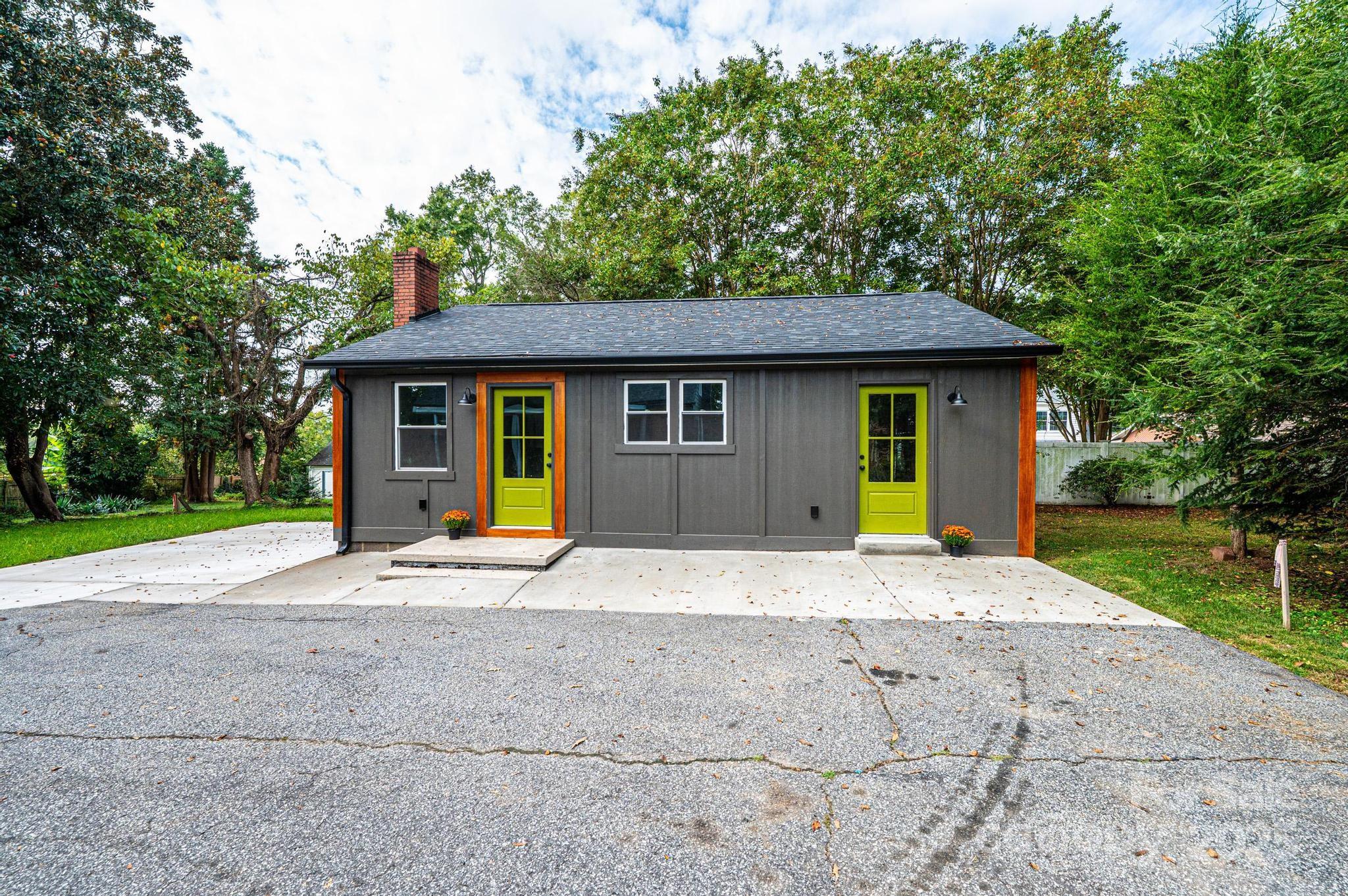 Single Family Residence at 526 Kentwood Street SW, Lenoir, photo 6 of 48