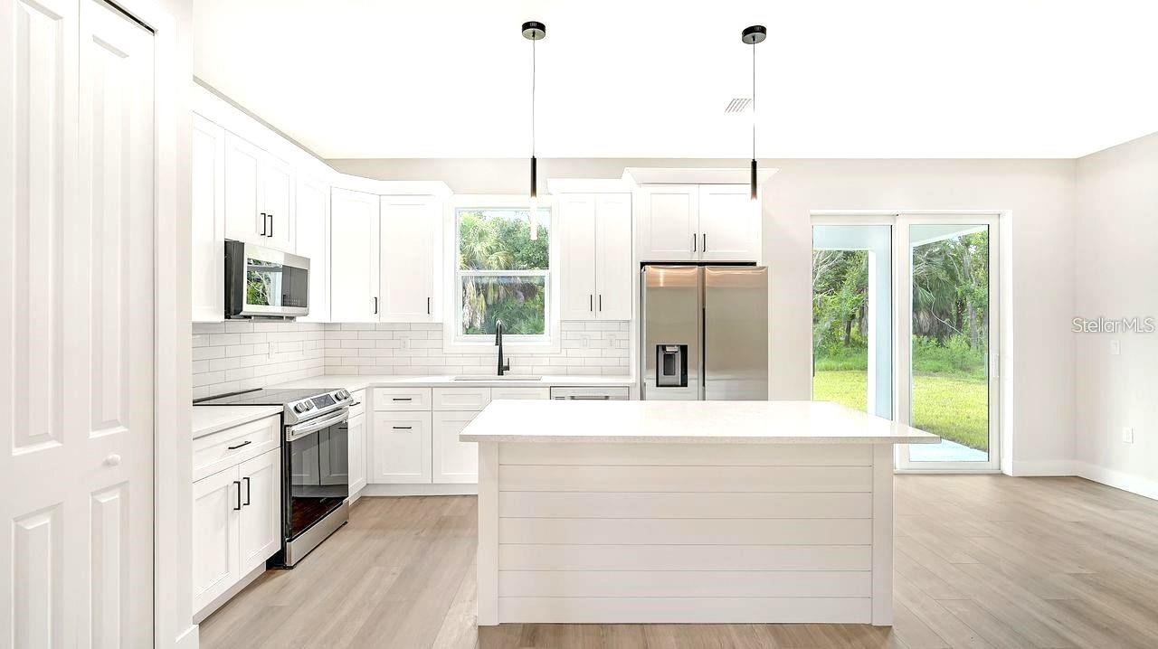 Single Family Residence at 286 KRIEGER ST, PORT CHARLOTTE, photo 8 of 19