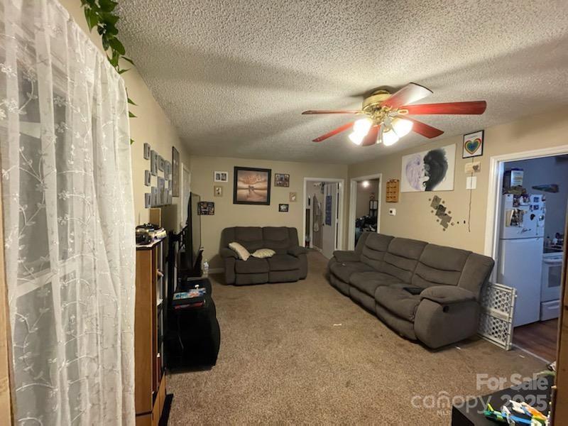 835 Family Room - 835 & 837 Sikes Mill Road, Monroe