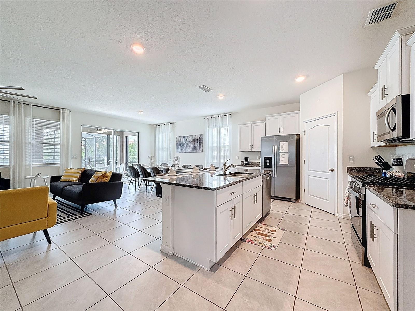 Single Family Residence at 7511 OAKMOSS LOOP, DAVENPORT, photo 11 of 77
