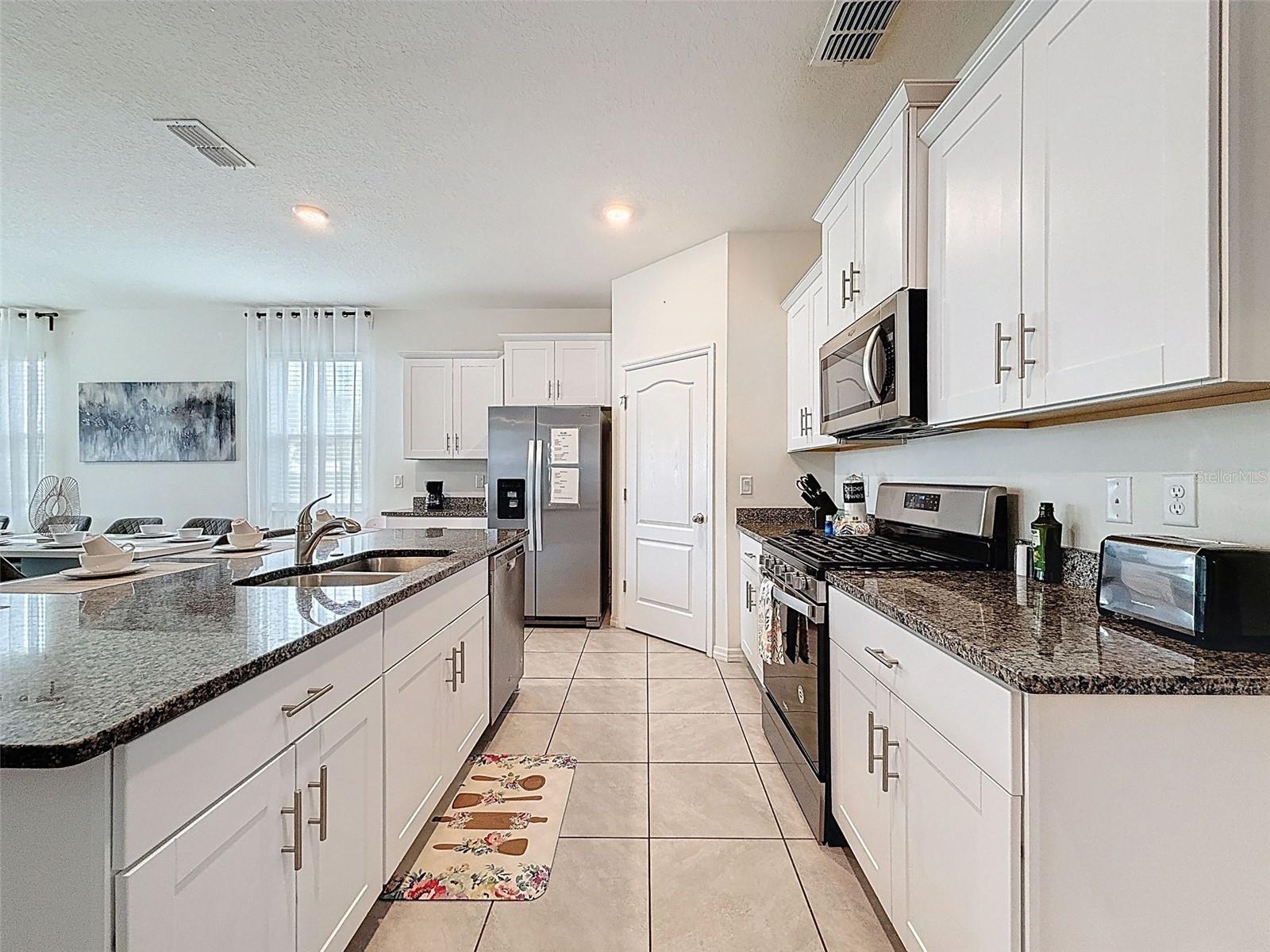 Single Family Residence at 7511 OAKMOSS LOOP, DAVENPORT, photo 12 of 77
