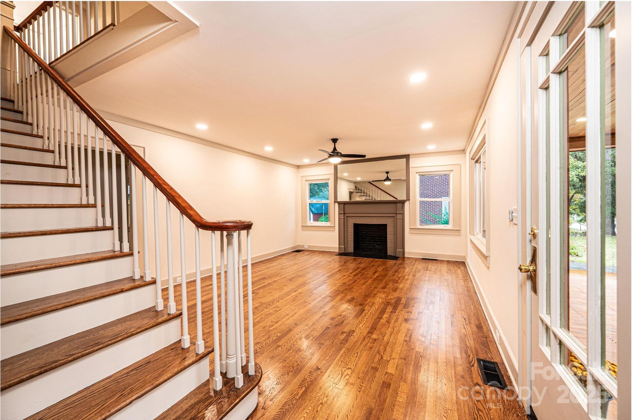 Single Family Residence at 526 Kentwood Street SW, Lenoir, photo 9 of 48
