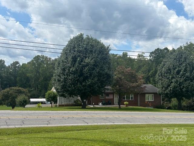 Manufactured Home Park at 7904 Old NC 10 Highway, Hickory, photo 2 of 17