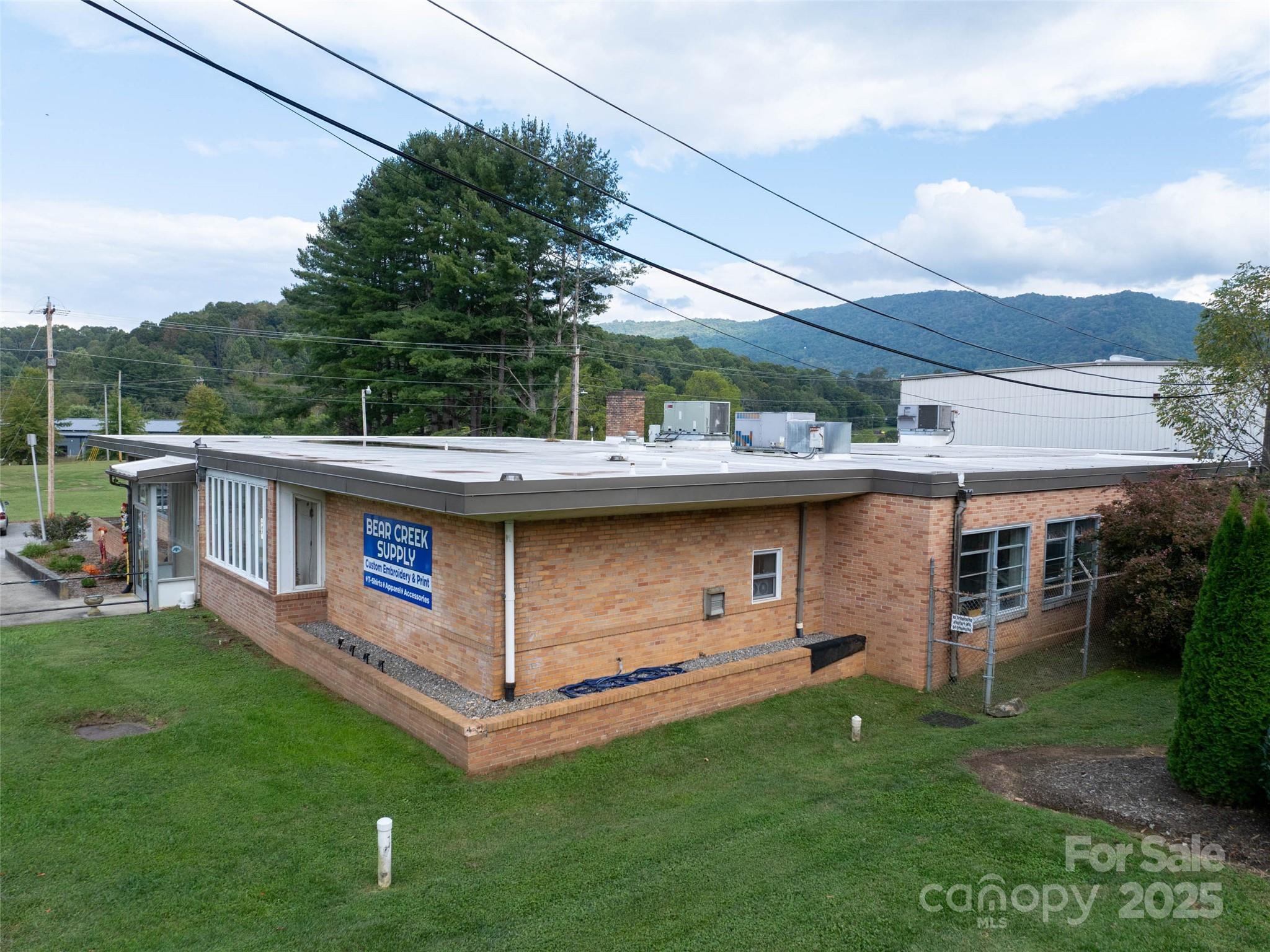 Free Standing Store at 30 New Treads Drive, Waynesville, photo 3 of 31