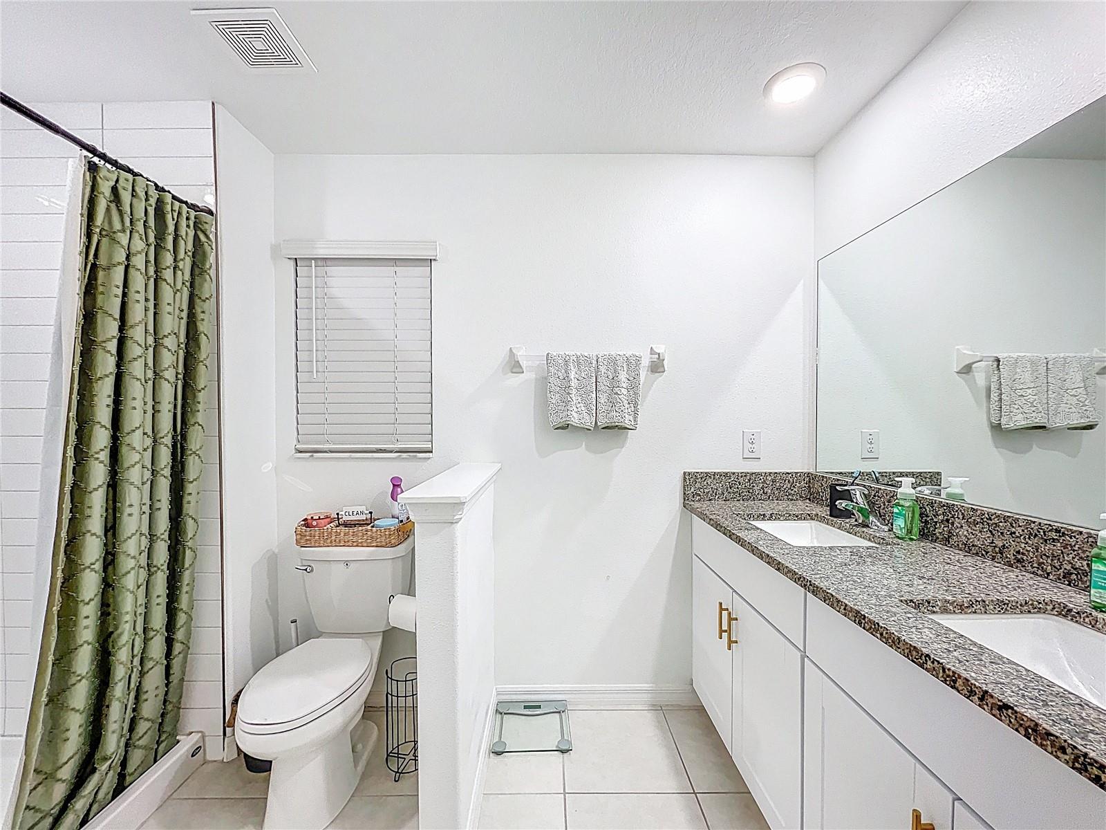 Primary Bath Stand up Shower - 7082 RIPPLE POND LOOP, ZEPHYRHILLS