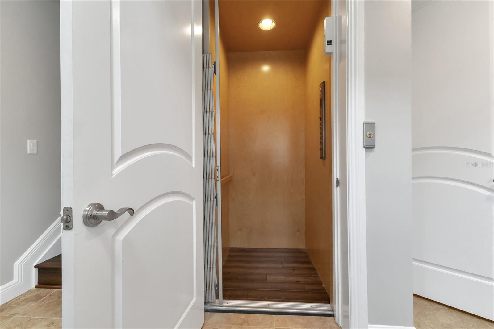 Private Elevator - 2522 MAGDALINA DR, PUNTA GORDA