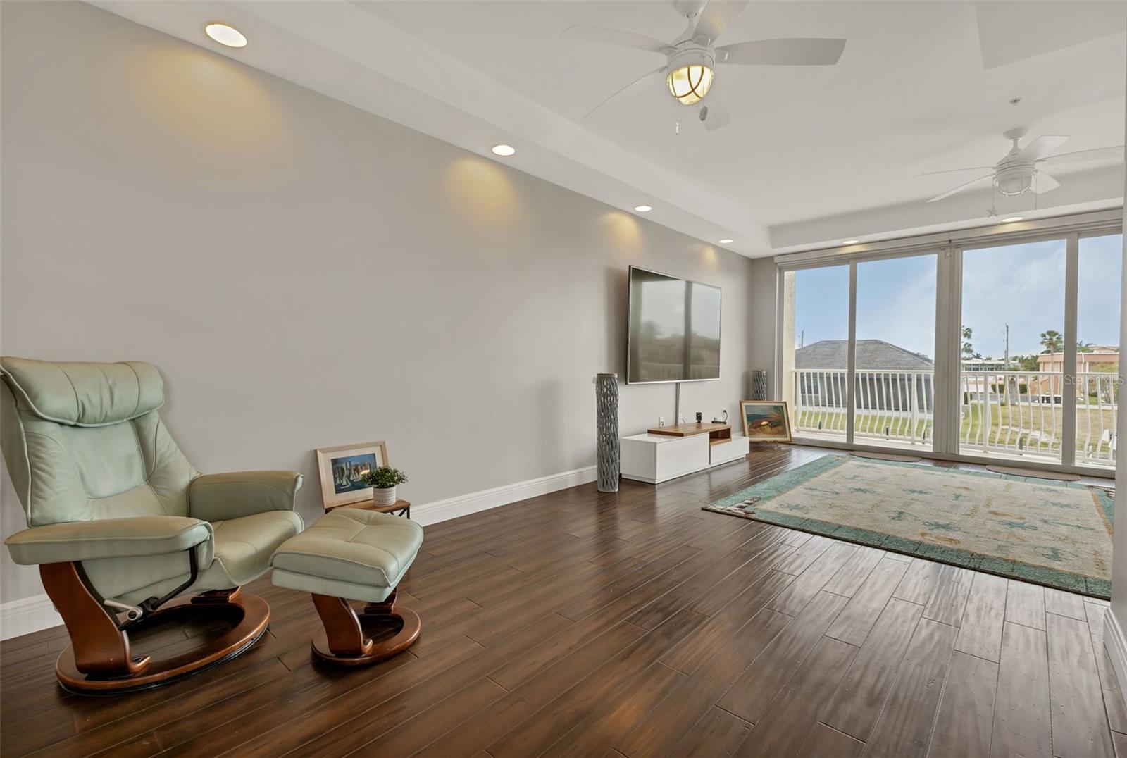 Great Room/Dining Area - 2522 MAGDALINA DR, PUNTA GORDA