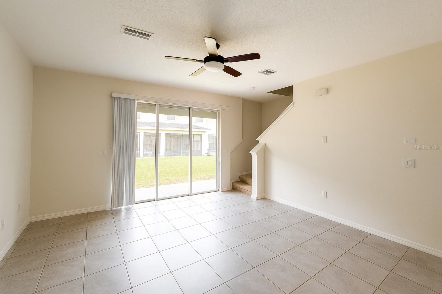 Townhouse at 1288 YELLOW FINCH DR, DAVENPORT, photo 3 of 10