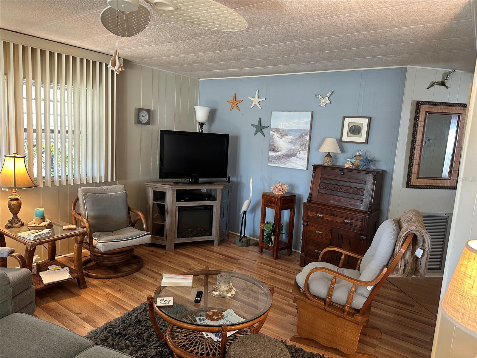 Manufactured Home at 5800 FORSYTHIA RD, VENICE, photo 7 of 27