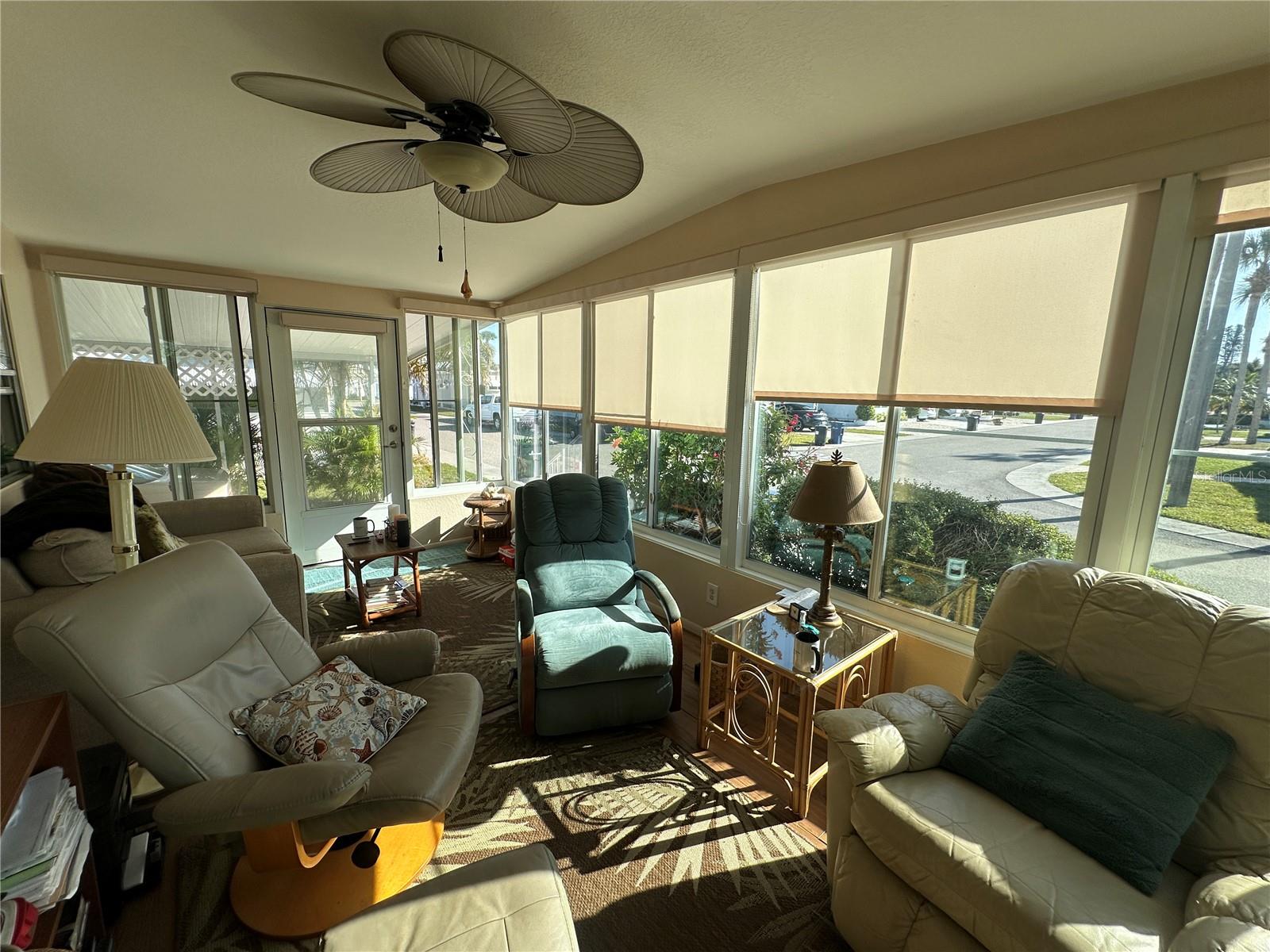 Manufactured Home at 5800 FORSYTHIA RD, VENICE, photo 8 of 27