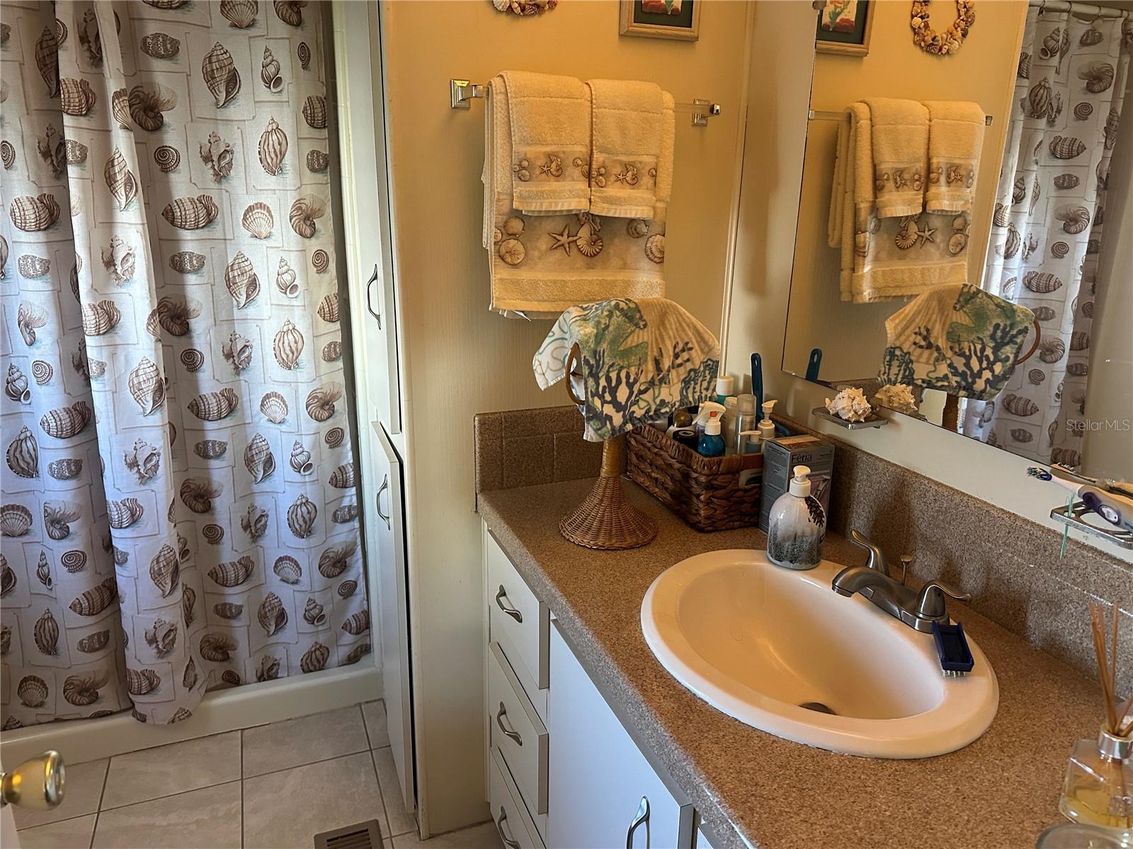 Manufactured Home at 5800 FORSYTHIA RD, VENICE, photo 10 of 27