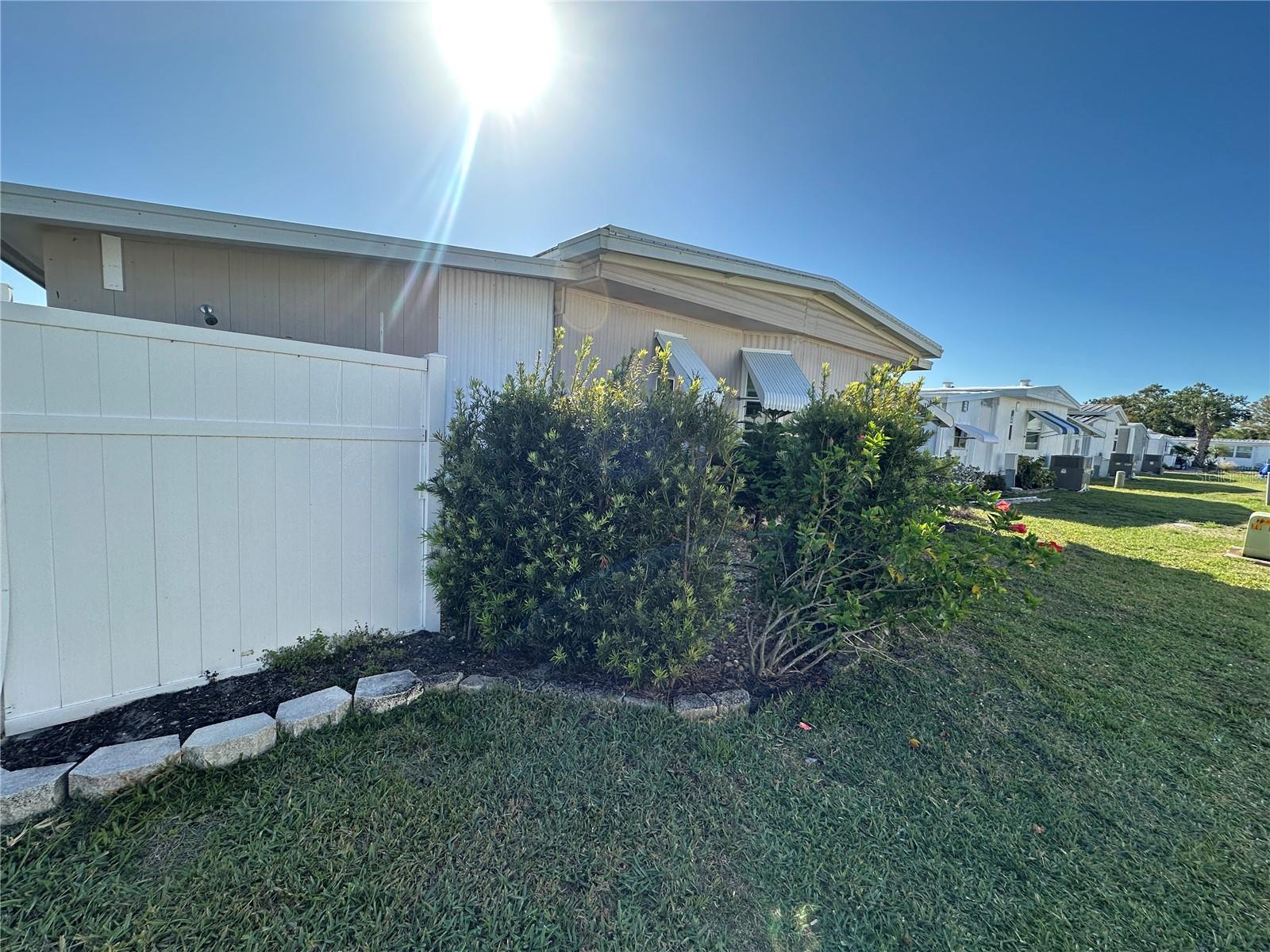 Manufactured Home at 5800 FORSYTHIA RD, VENICE, photo 16 of 27