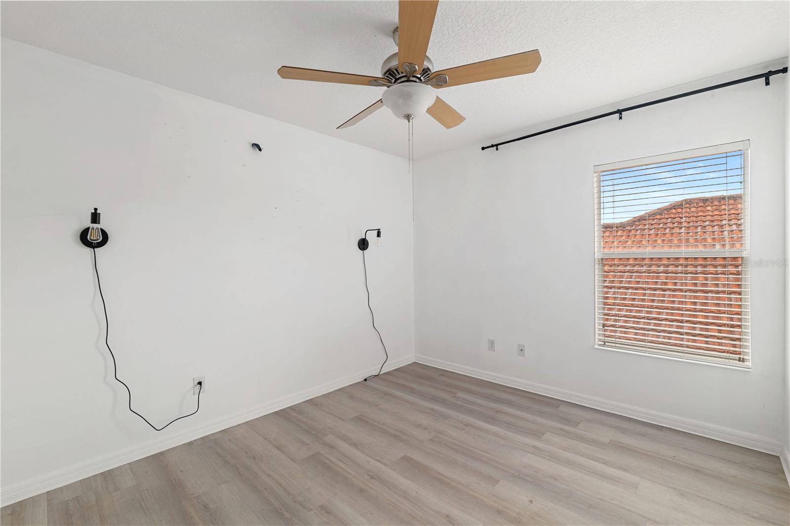 Single Family Residence at 410 LAS FUENTES DR, KISSIMMEE, photo 9 of 15