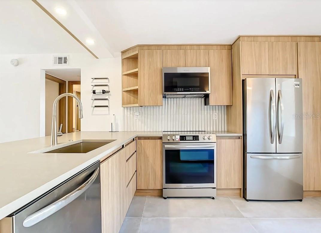 Condominium at 5532 PUERTA DEL SOL BLVD S #136, ST PETERSBURG, photo 8 of 34