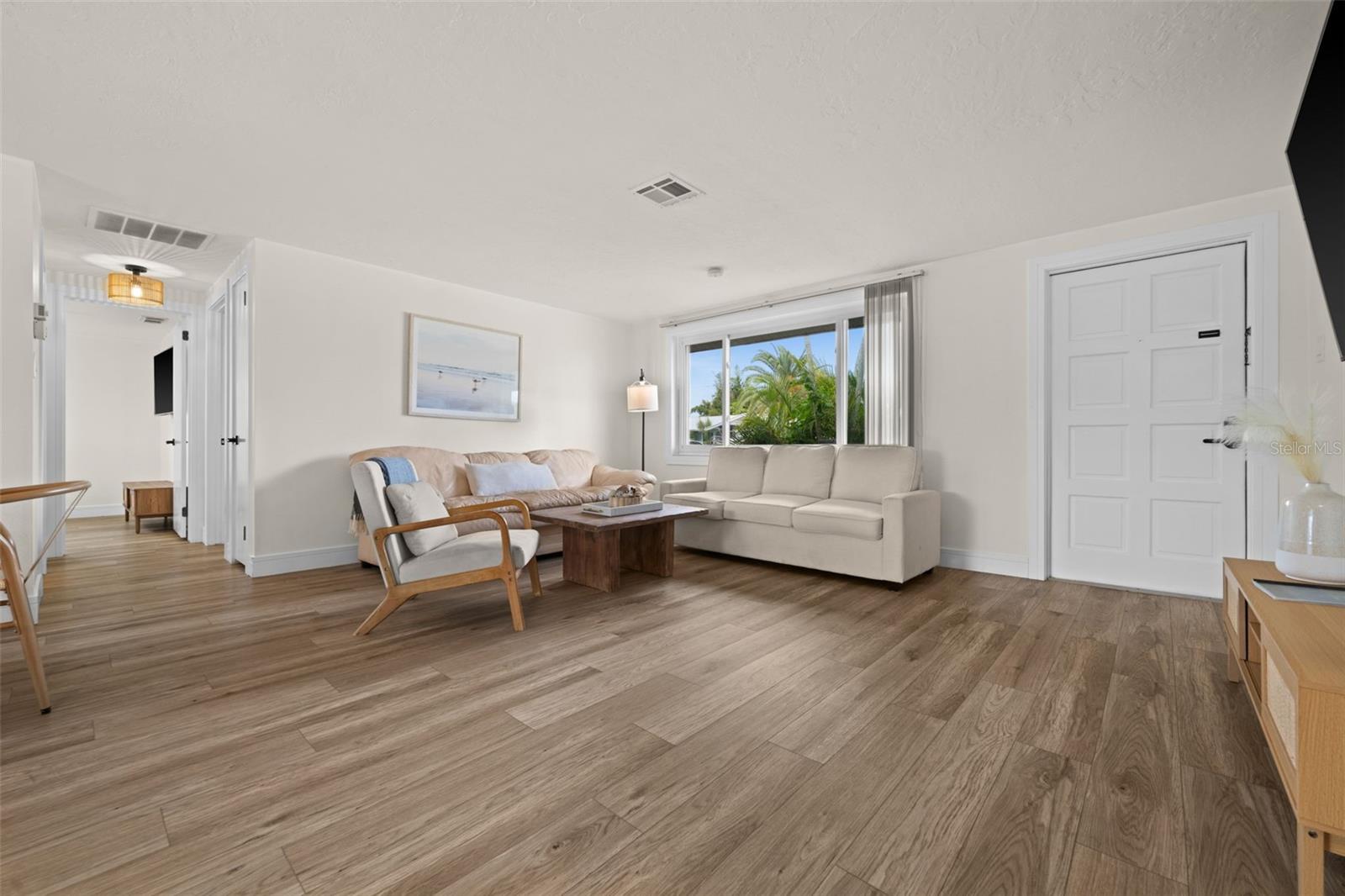 Single Family Residence at 219 CORAL RD, VENICE, photo 4 of 24