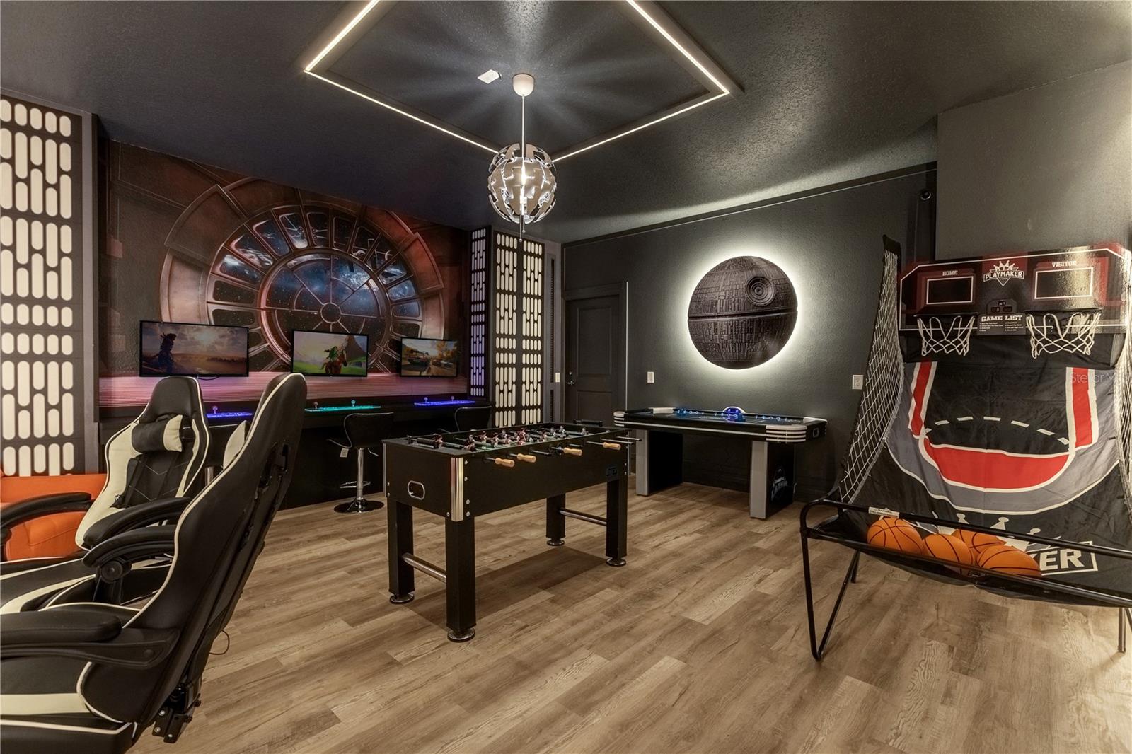 Game Room- Star Wars - 3048 MAHALO DR, DAVENPORT