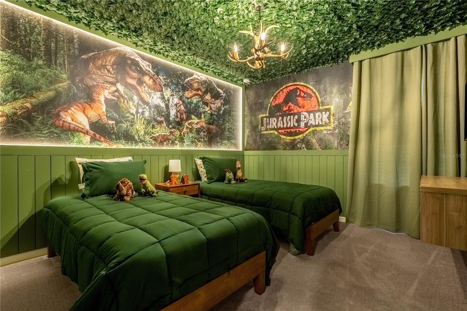 Bed 06 - Jurassic Park - upstairs - 3048 MAHALO DR, DAVENPORT