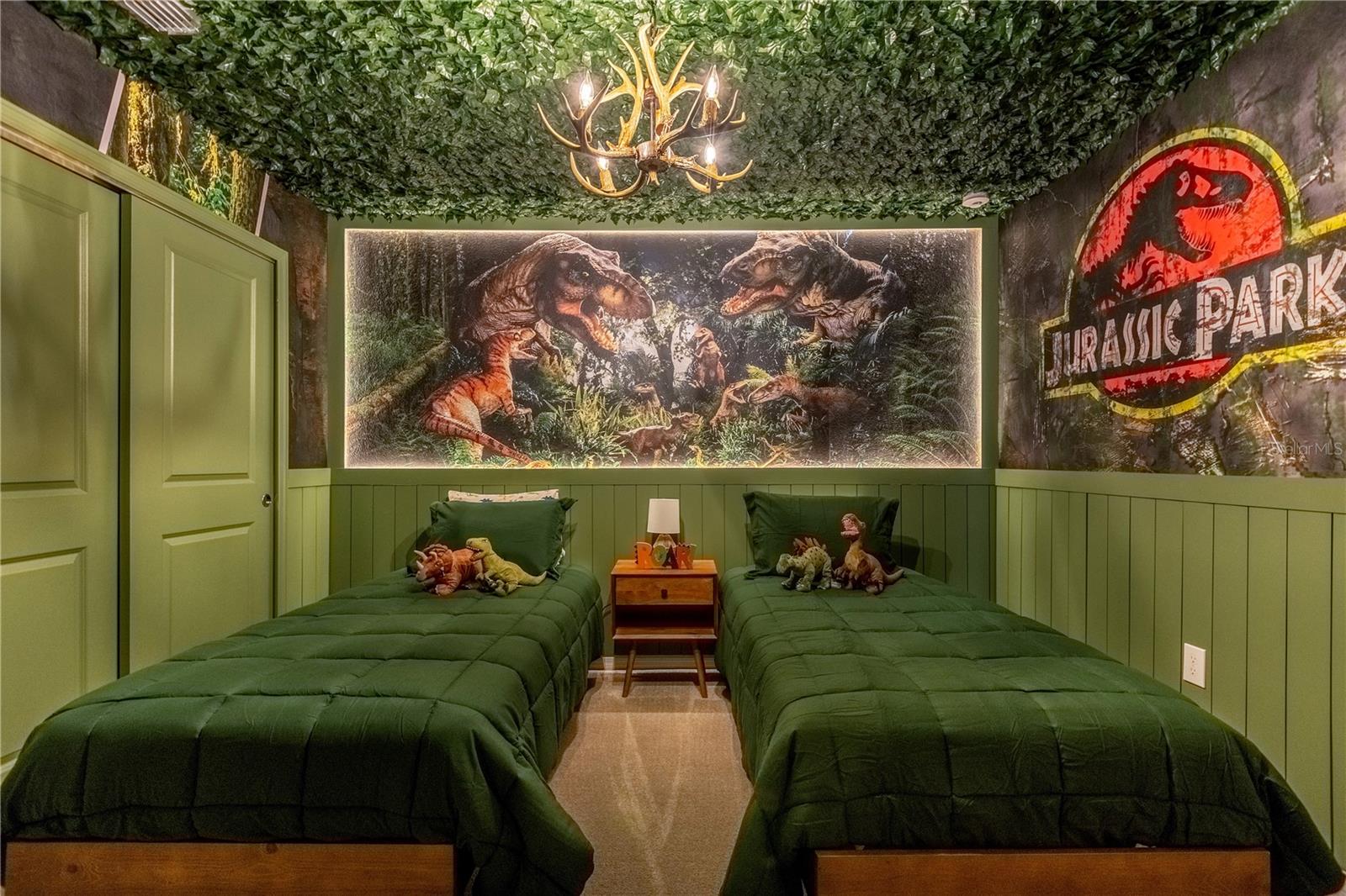 Bed 06 - Jurassic Park -upstairs - 3048 MAHALO DR, DAVENPORT