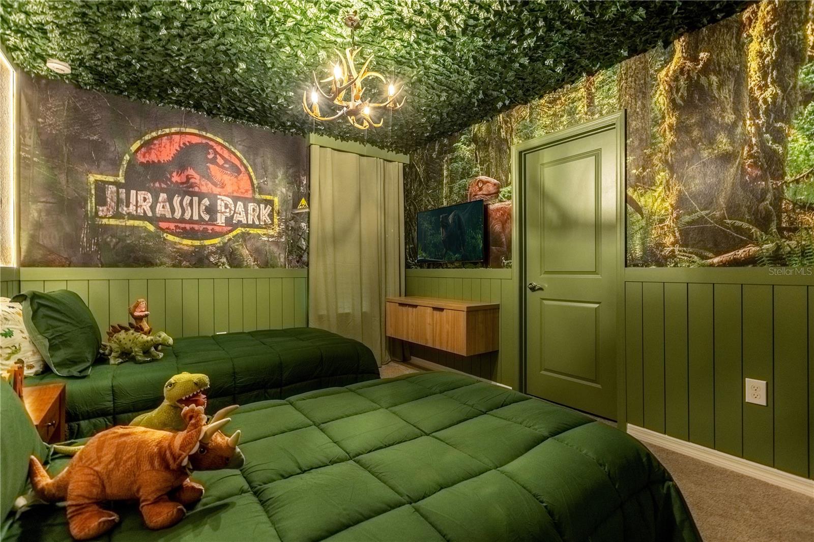 Bed 06 - Jurassic Park -upstairs - 3048 MAHALO DR, DAVENPORT