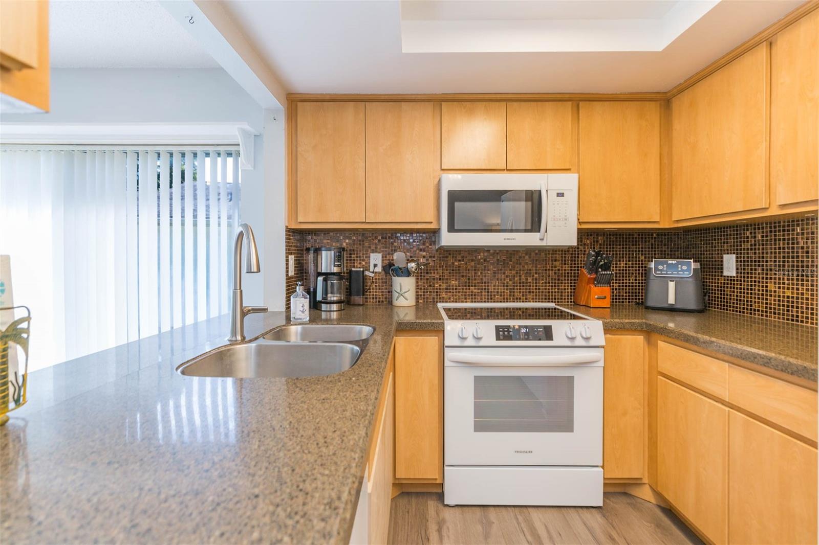 Single Family Residence at 13016 CLUB DR, HUDSON, photo 17 of 51