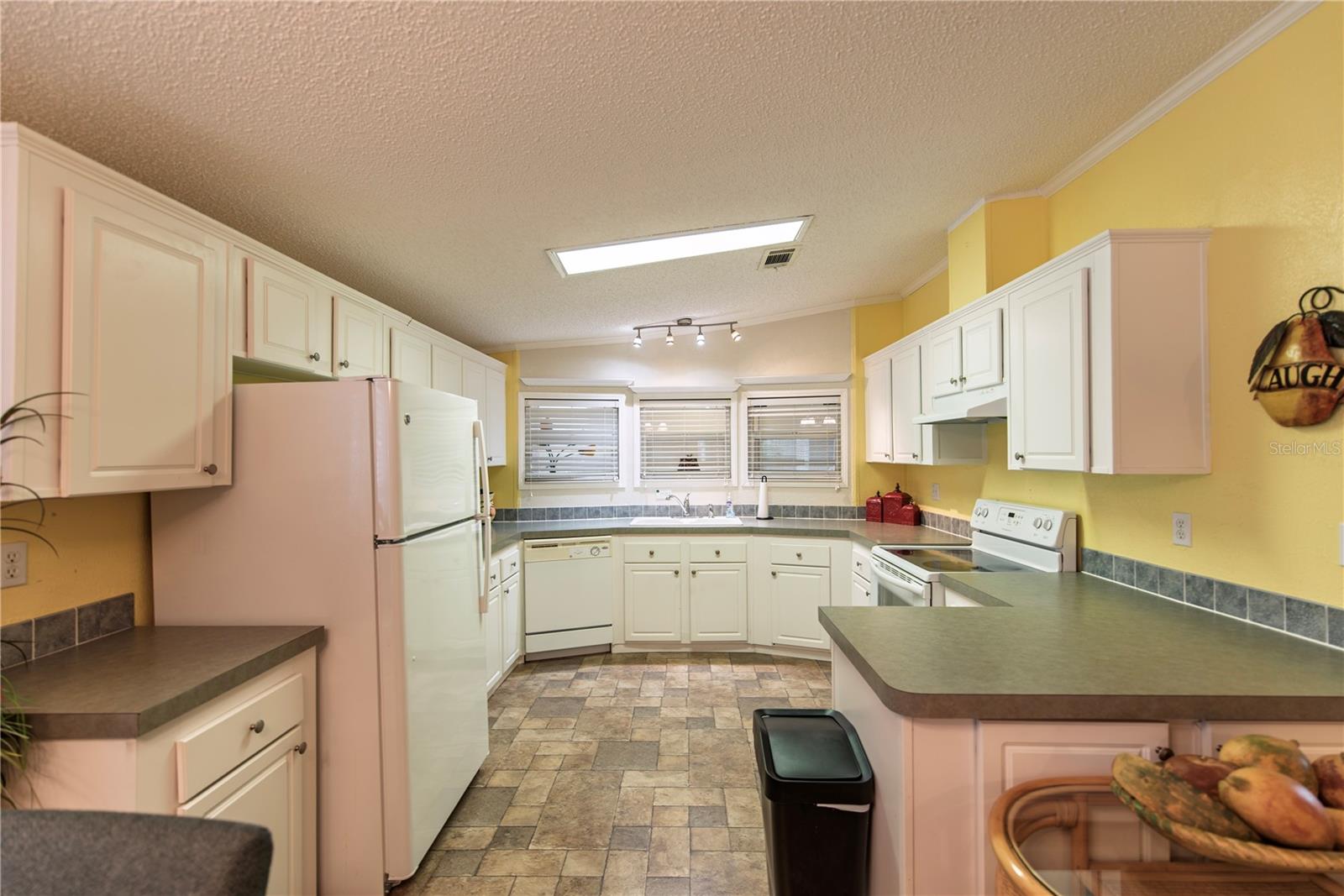 Kitchen - 29 AMSTERDAM AVE, PUNTA GORDA