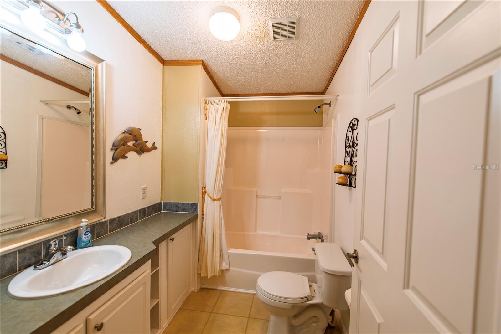 Guest Bathroom - 29 AMSTERDAM AVE, PUNTA GORDA