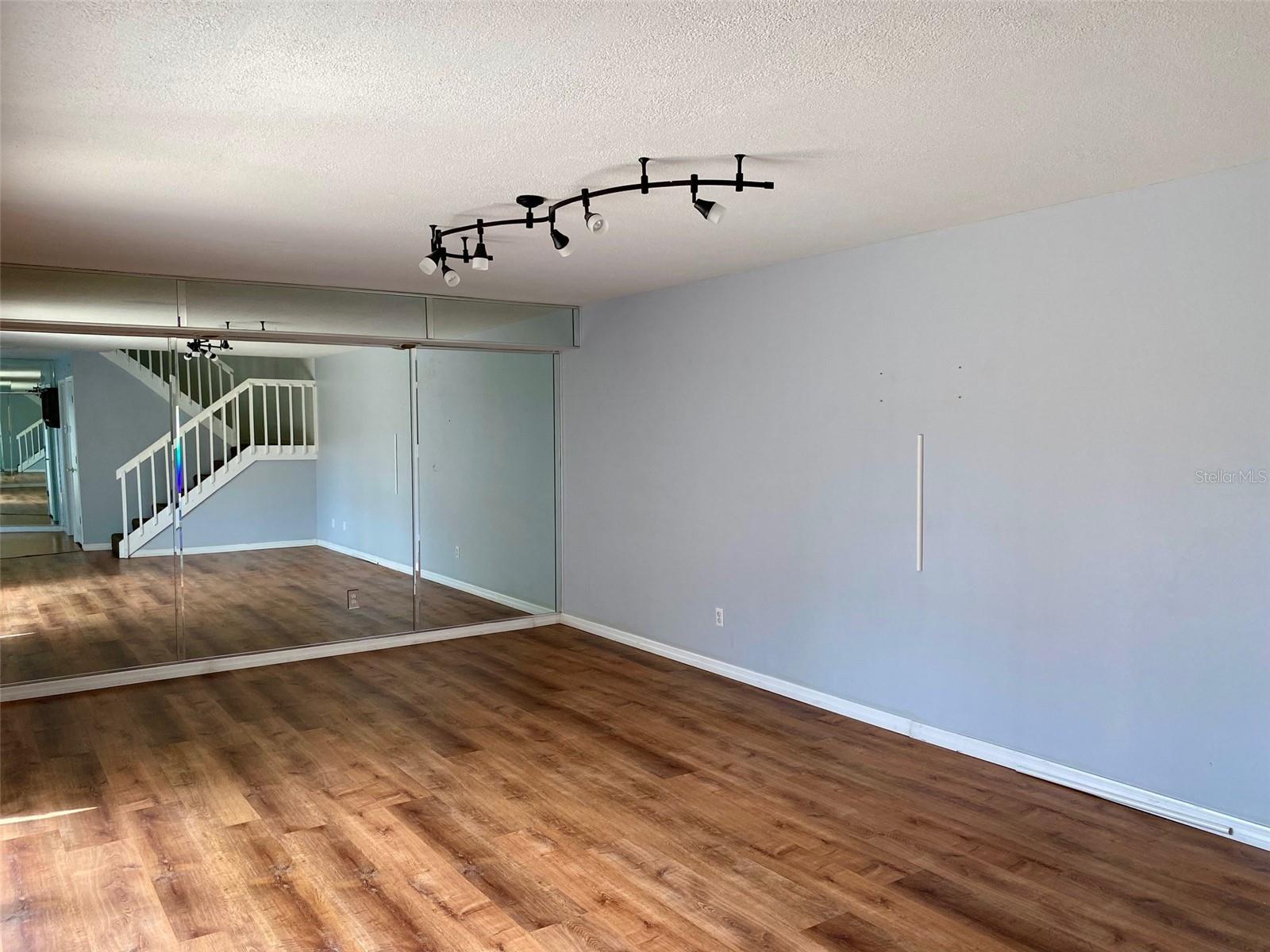 Single Family Residence at 2942 POPLAR AVE, LEESBURG, photo 5 of 24