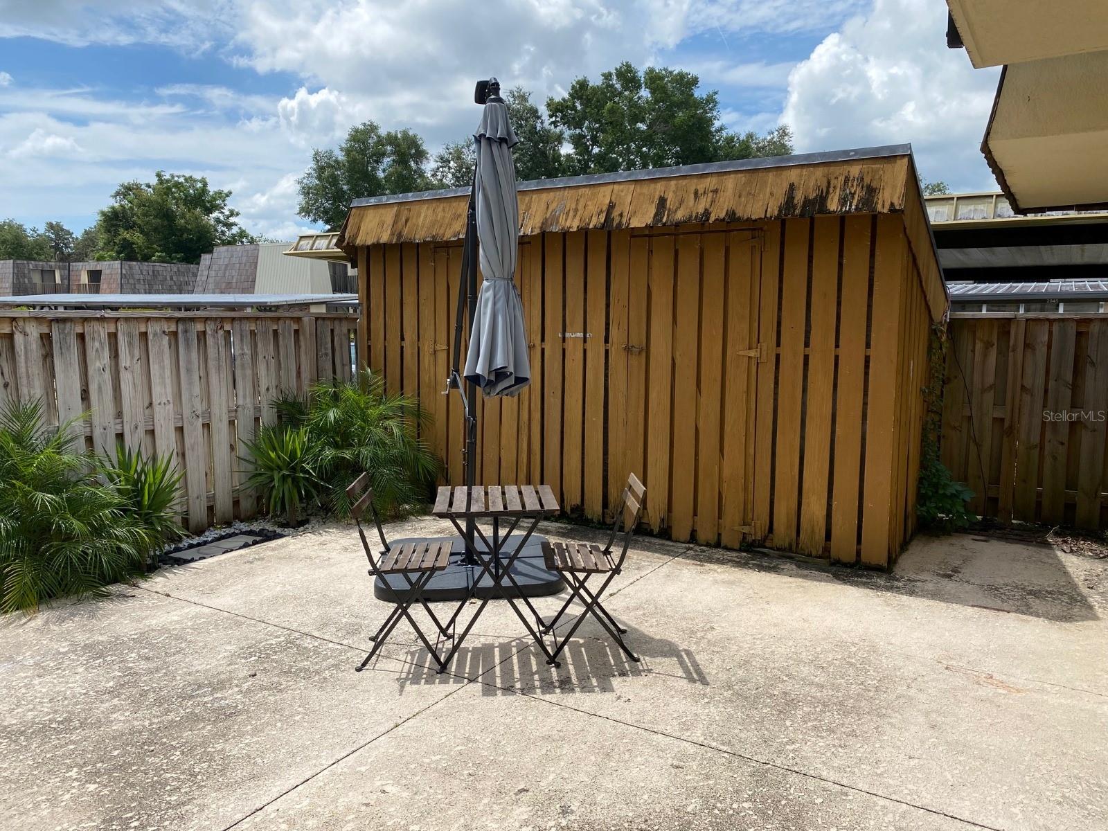 Exterior Storage shed - 2942 POPLAR AVE, LEESBURG