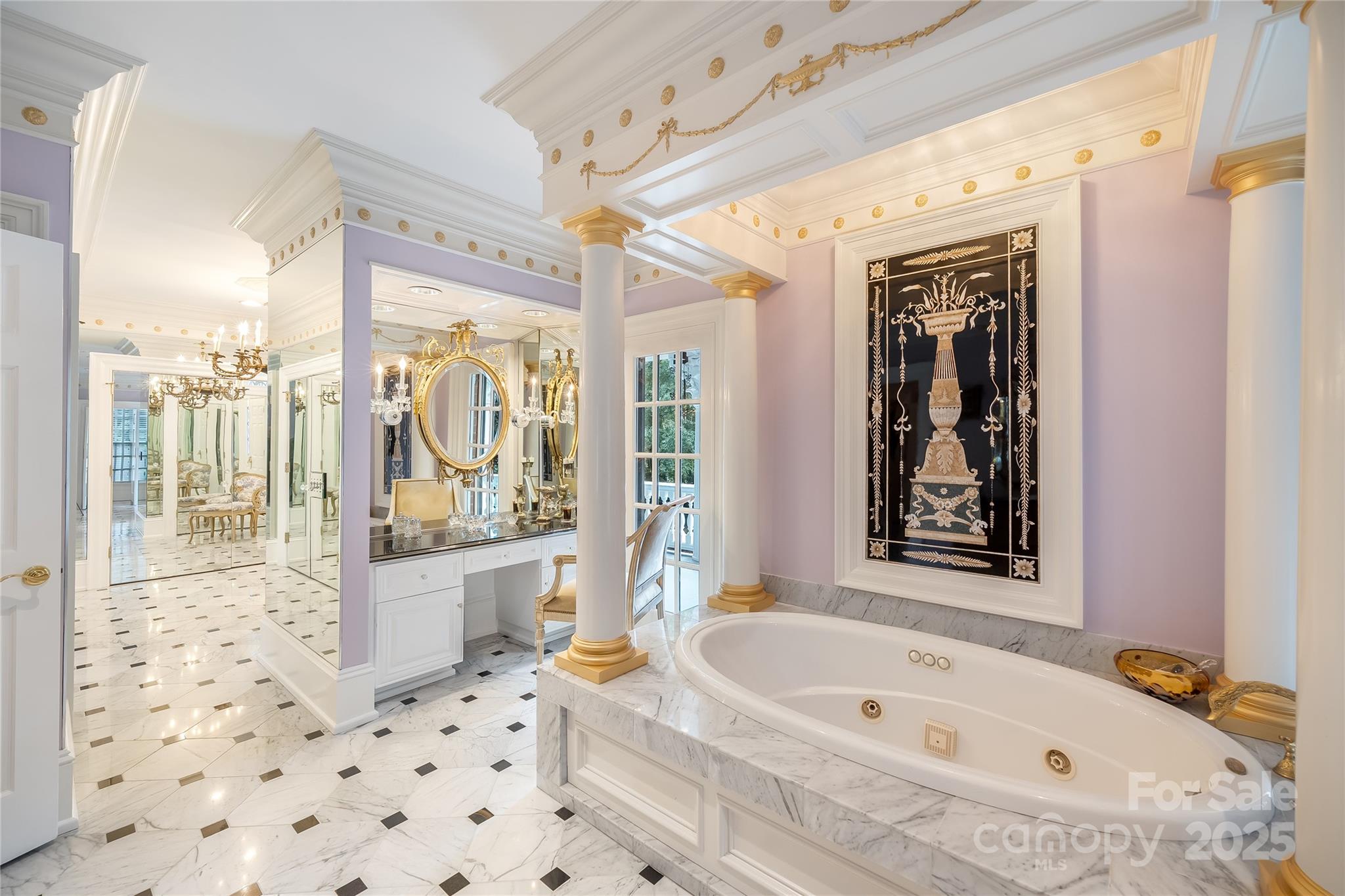 A dressing room to die for. - 2665 Rolling Hills Drive, Monroe