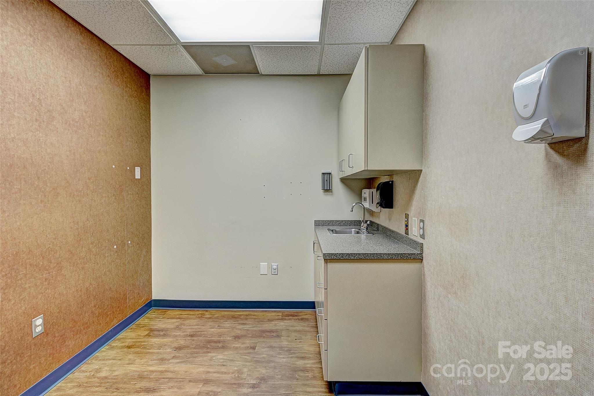 Medical at 112 S Oak Street, Cherryville, photo 9 of 48