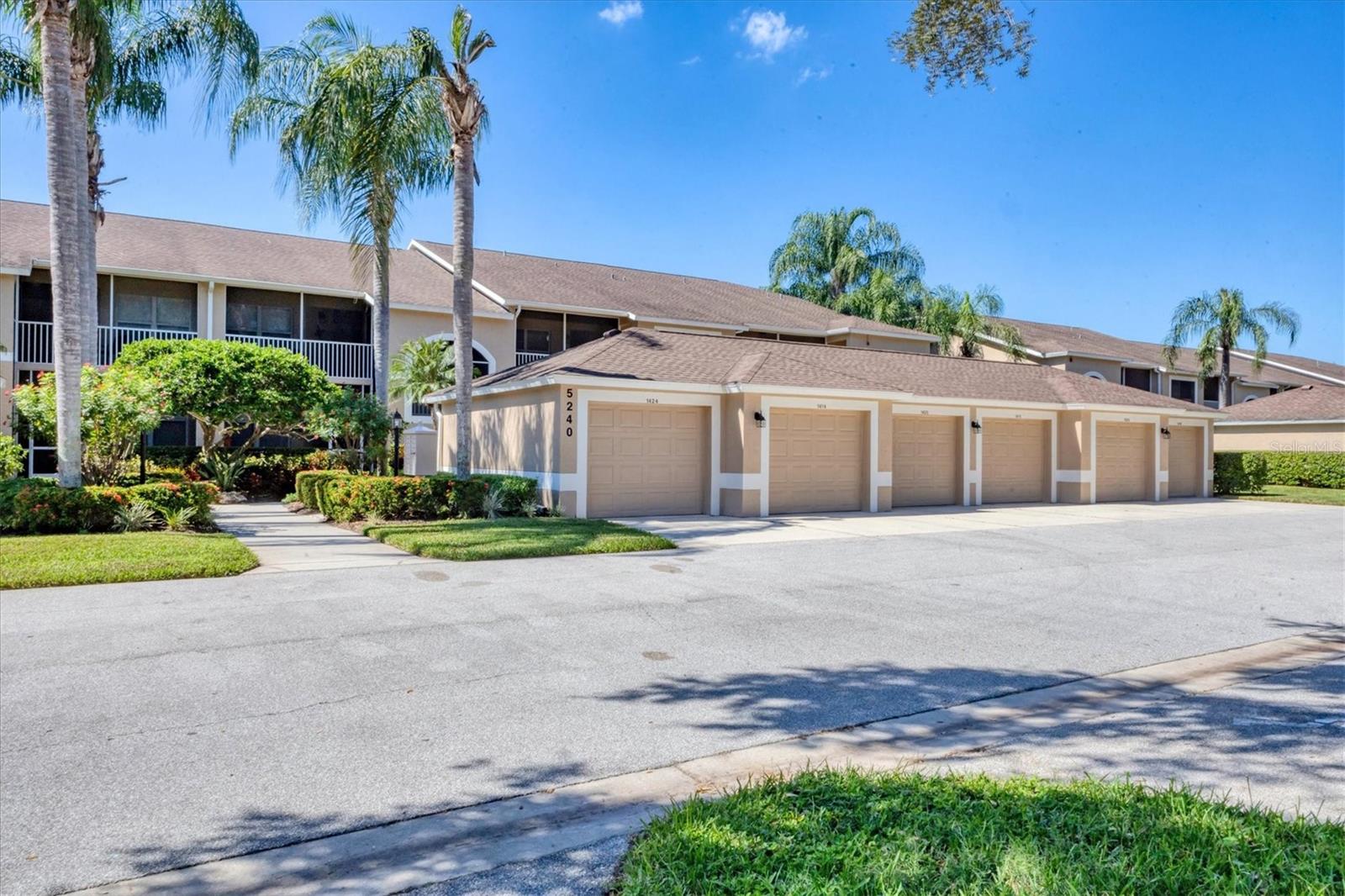 Condominium at 5240 HYLAND HILLS AVE #1426, SARASOTA, photo 6 of 84