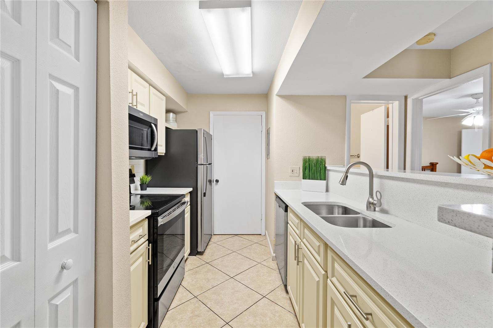 Condominium at 3032 PARKWAY BLVD #208, KISSIMMEE, photo 14 of 51