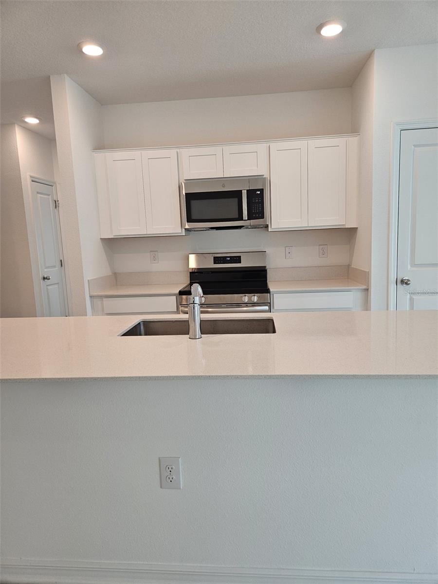 Single Family Residence at 757 REGGIE RD, WINTER HAVEN, photo 3 of 18