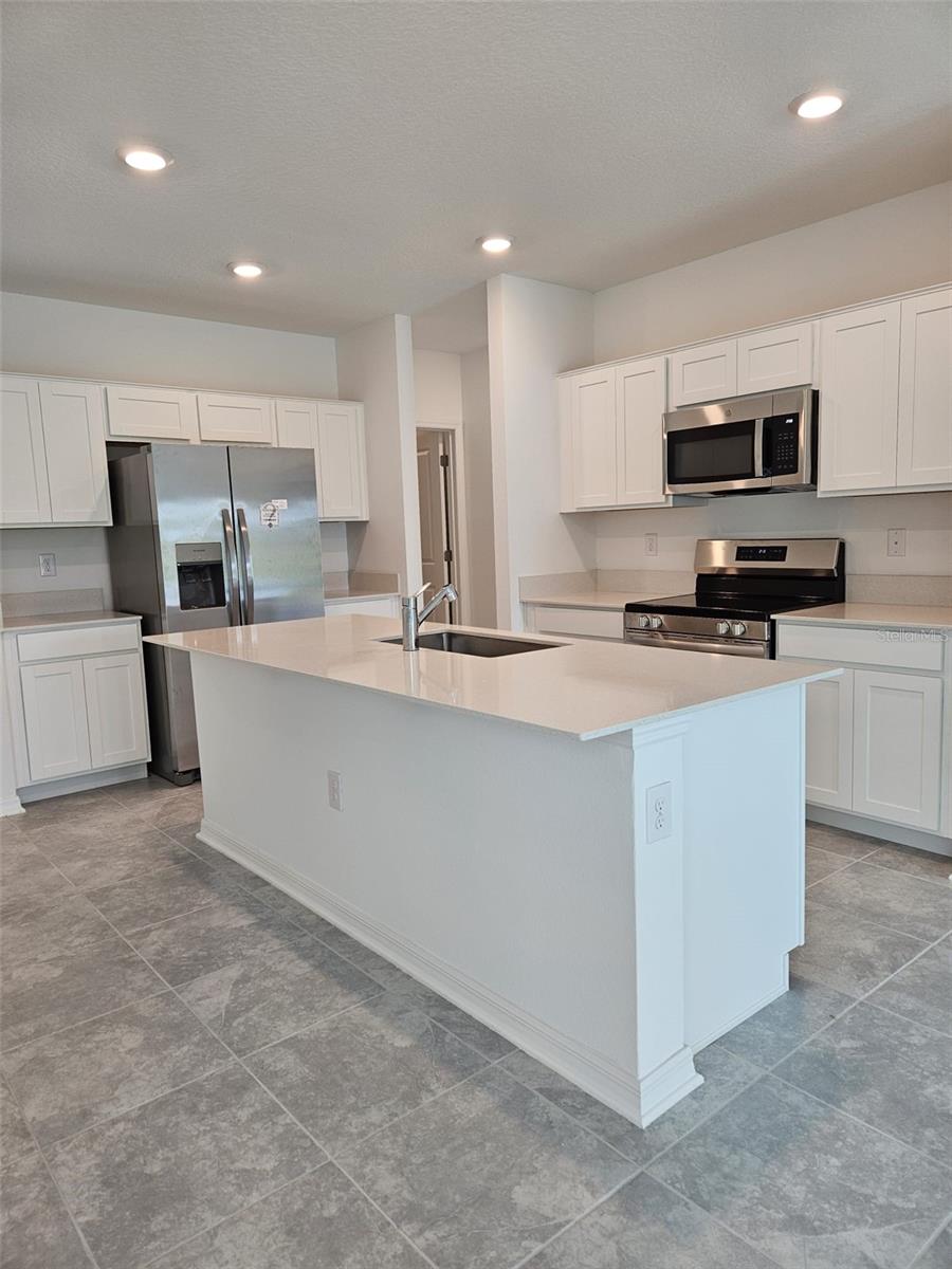 Single Family Residence at 757 REGGIE RD, WINTER HAVEN, photo 4 of 18